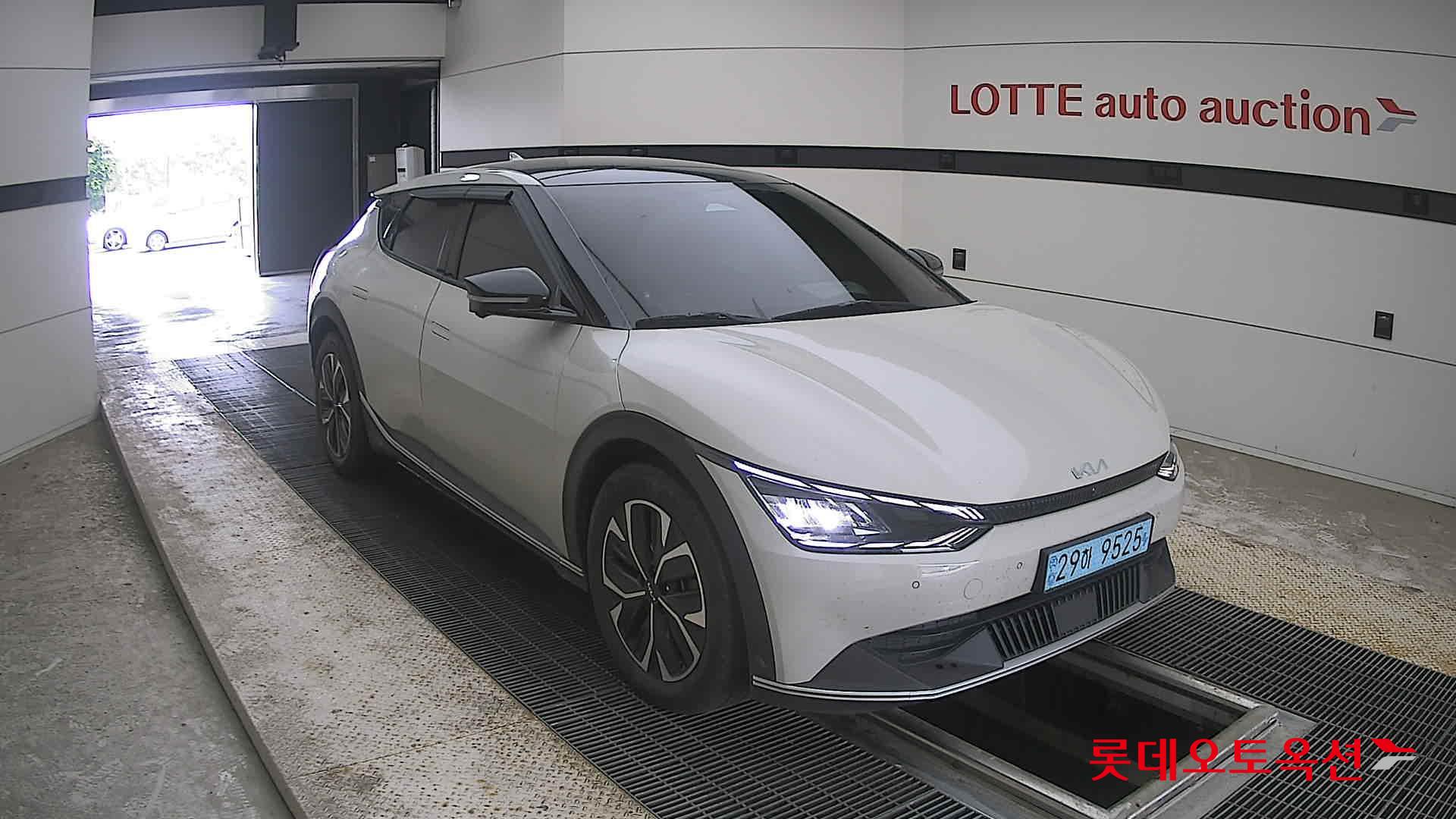 2022 - kia ev6