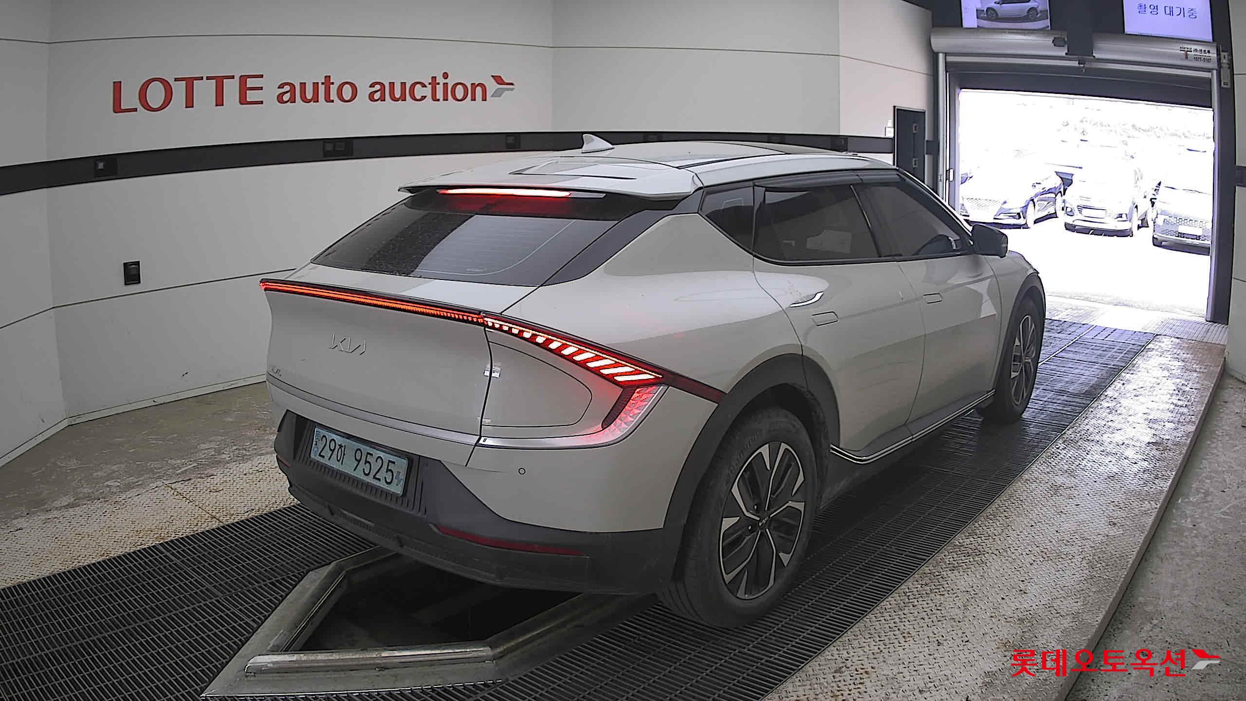 2022 - kia ev6