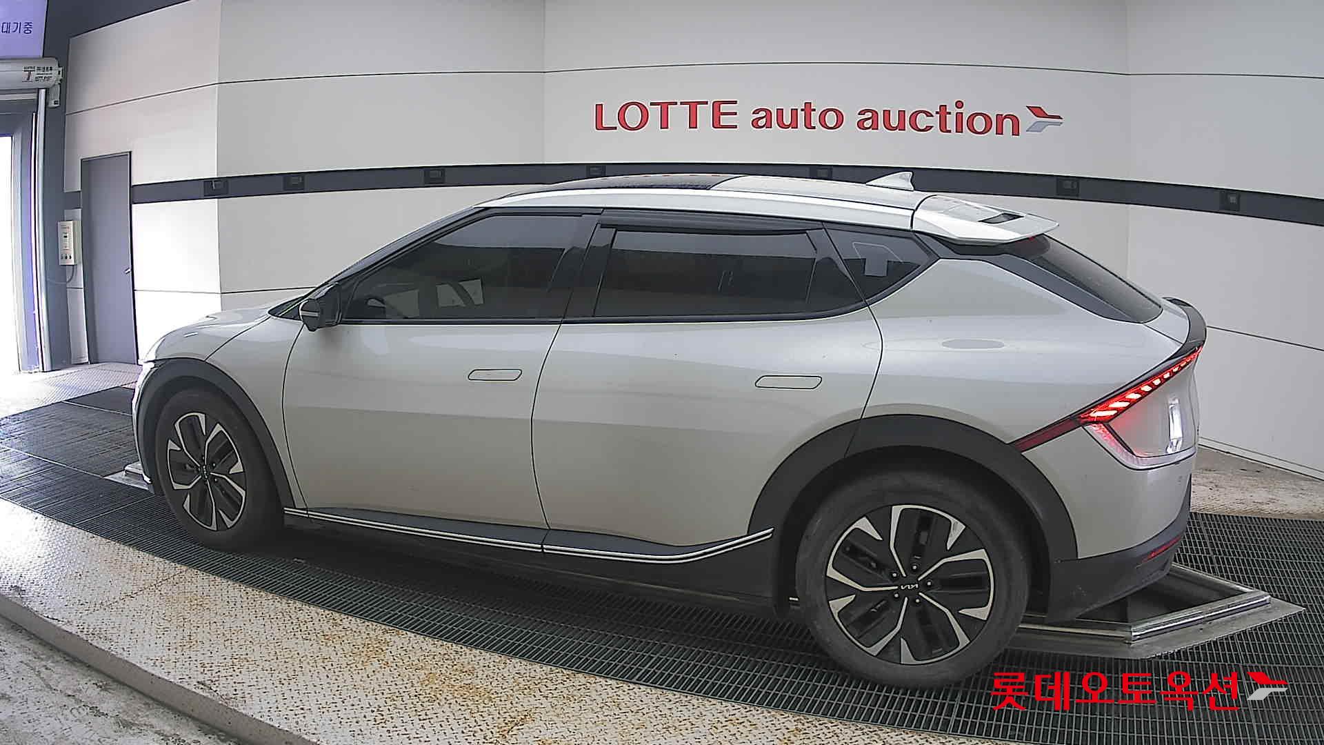 2022 - kia ev6