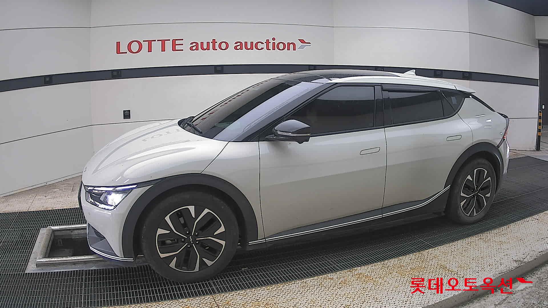 2022 - kia ev6