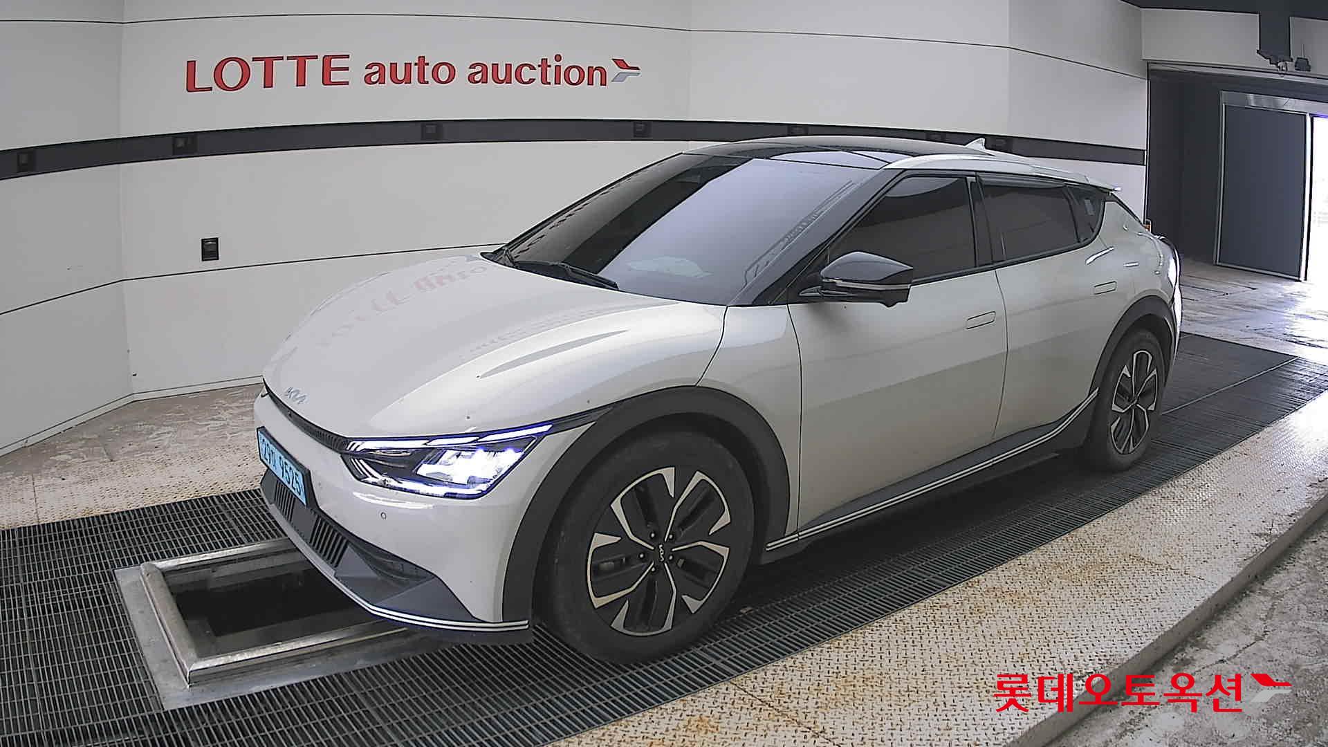 2022 - kia ev6
