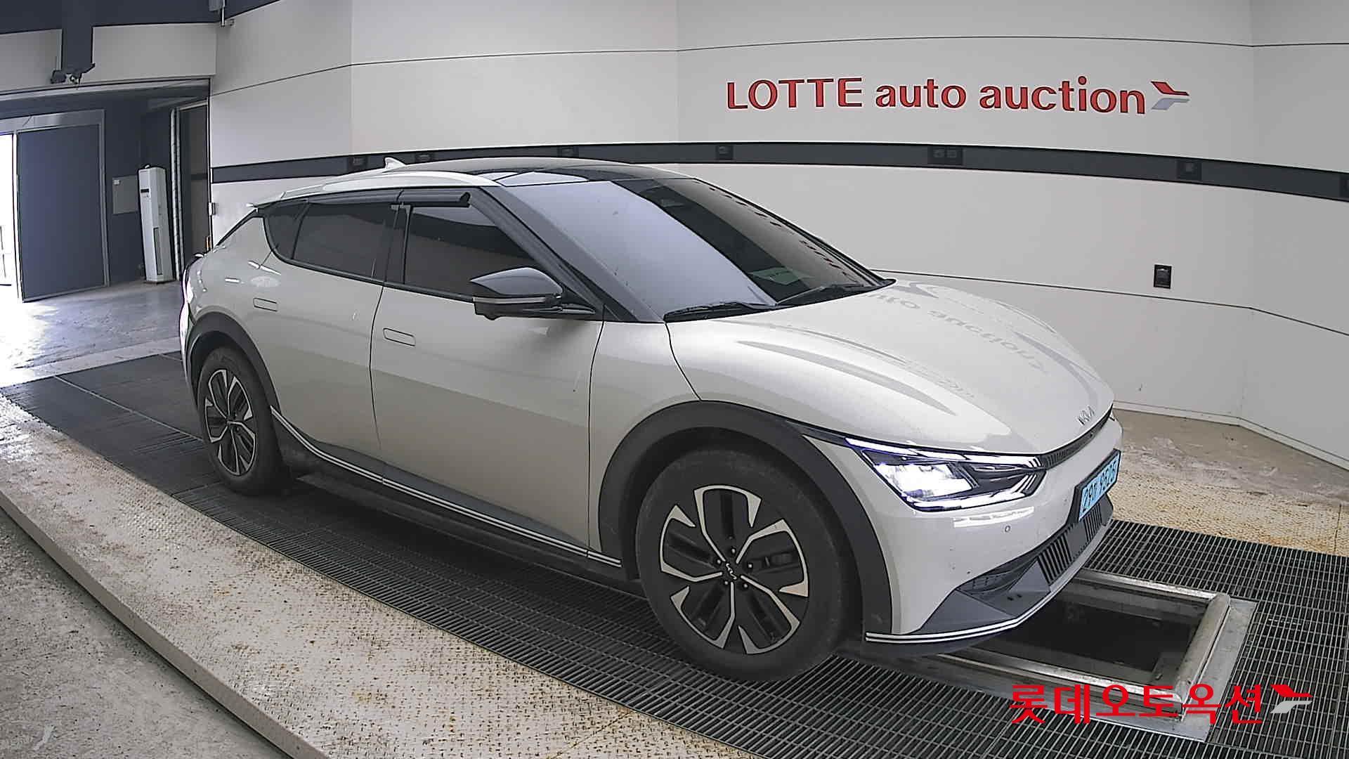 2022 - kia ev6