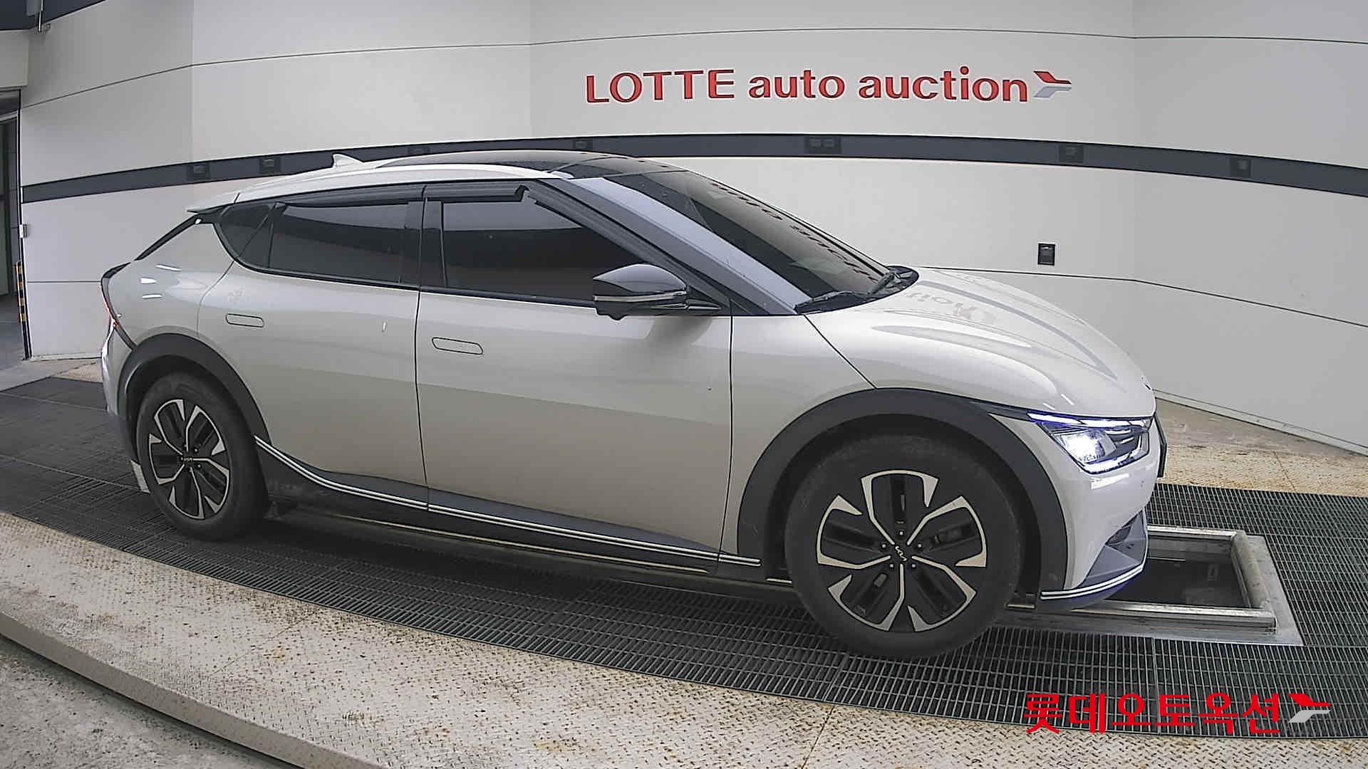 2022 - kia ev6