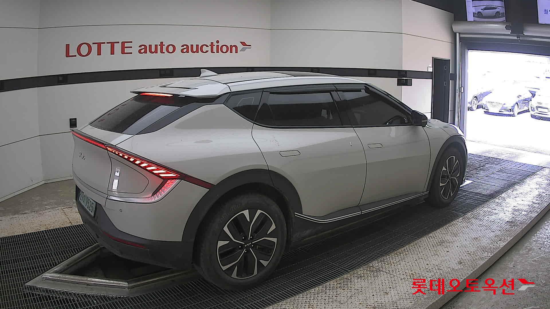 2022 - kia ev6