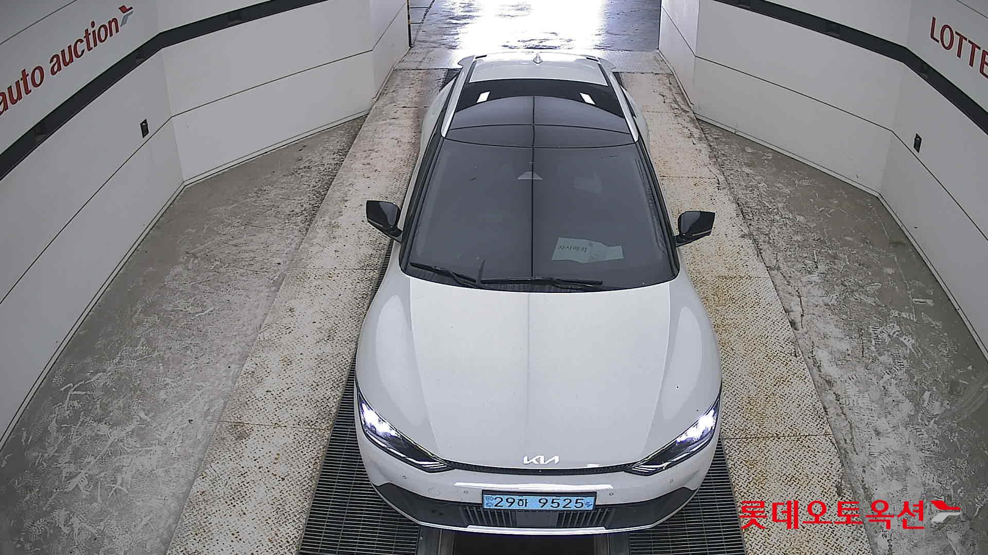 2022 - kia ev6