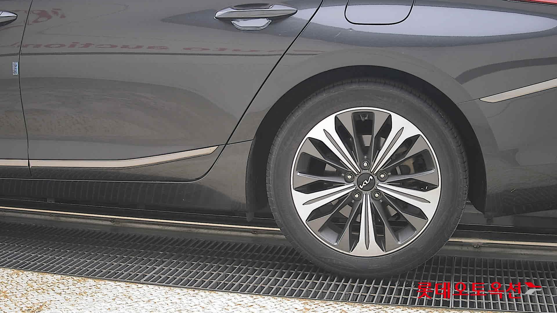 2023 - kia k8