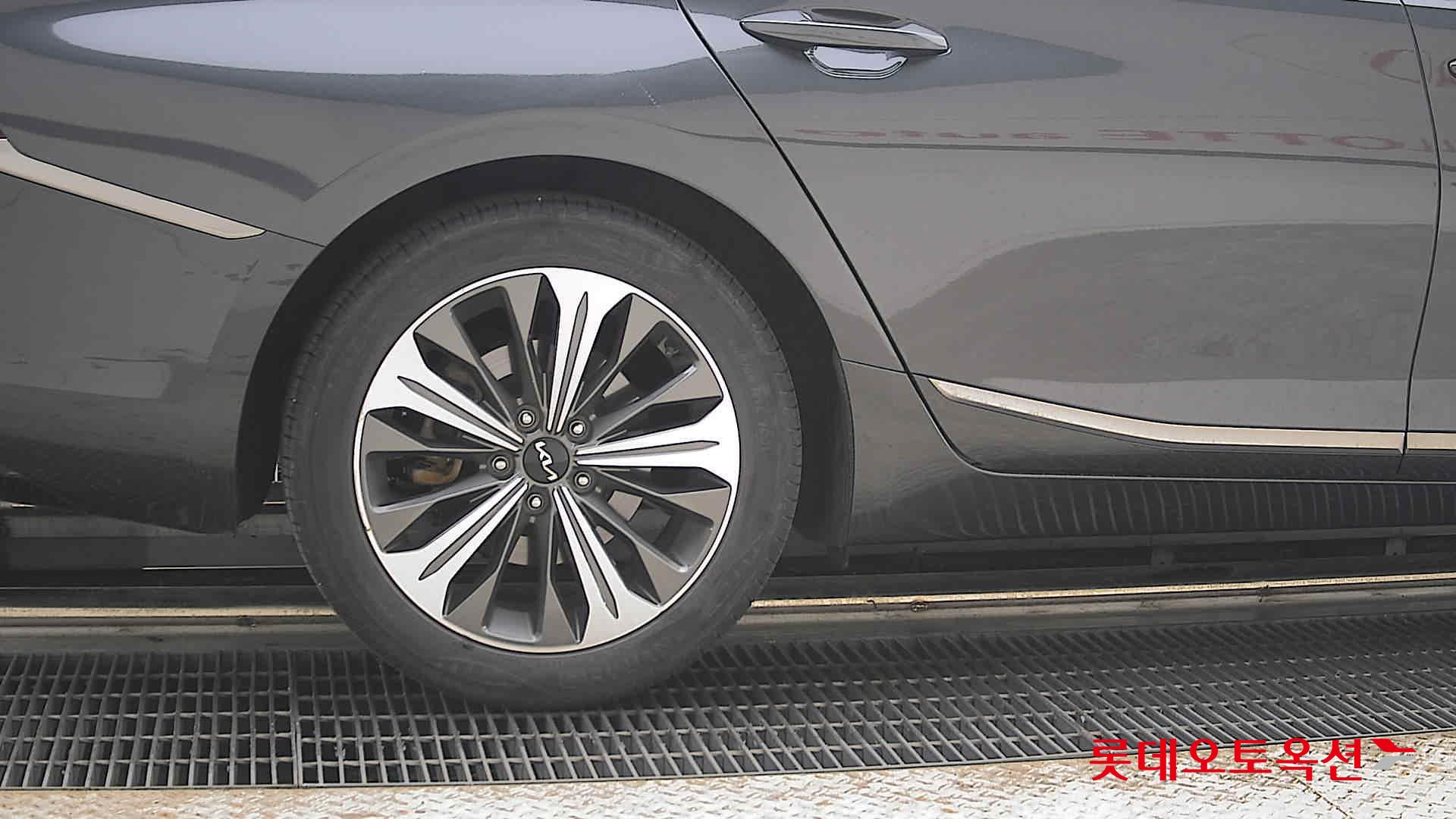 2023 - kia k8