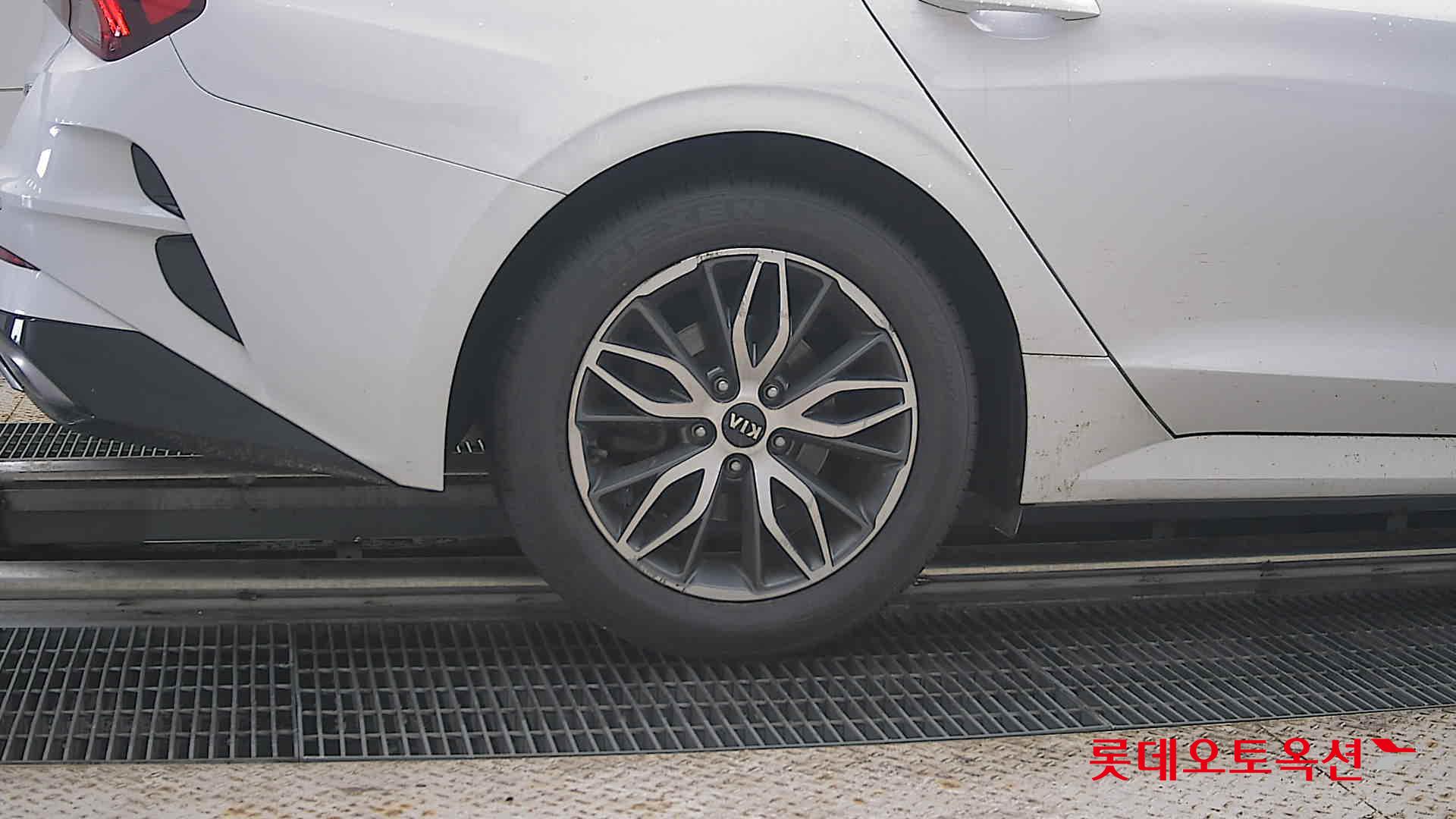2020 - kia k5