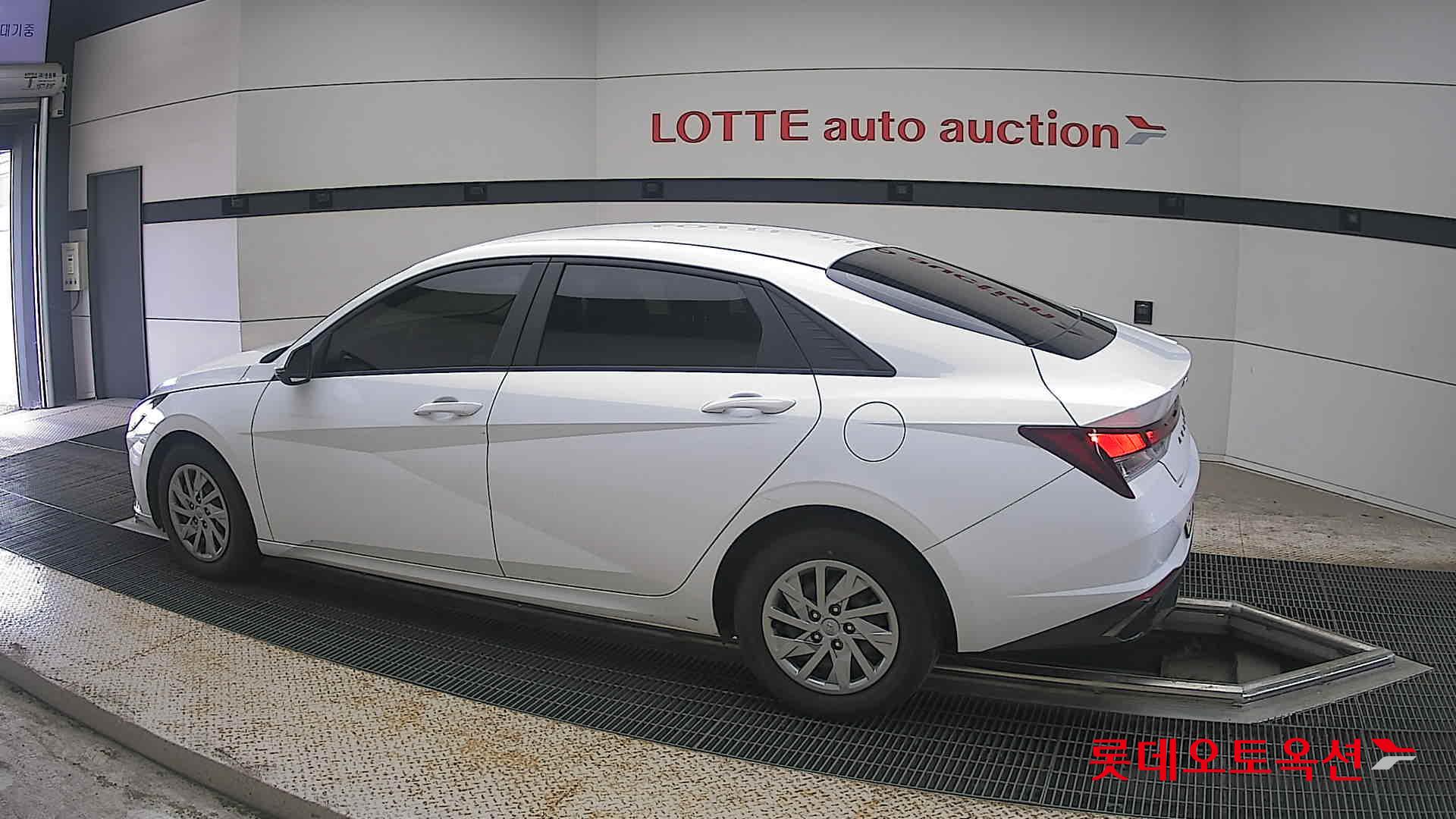 2021 - hyundai avante