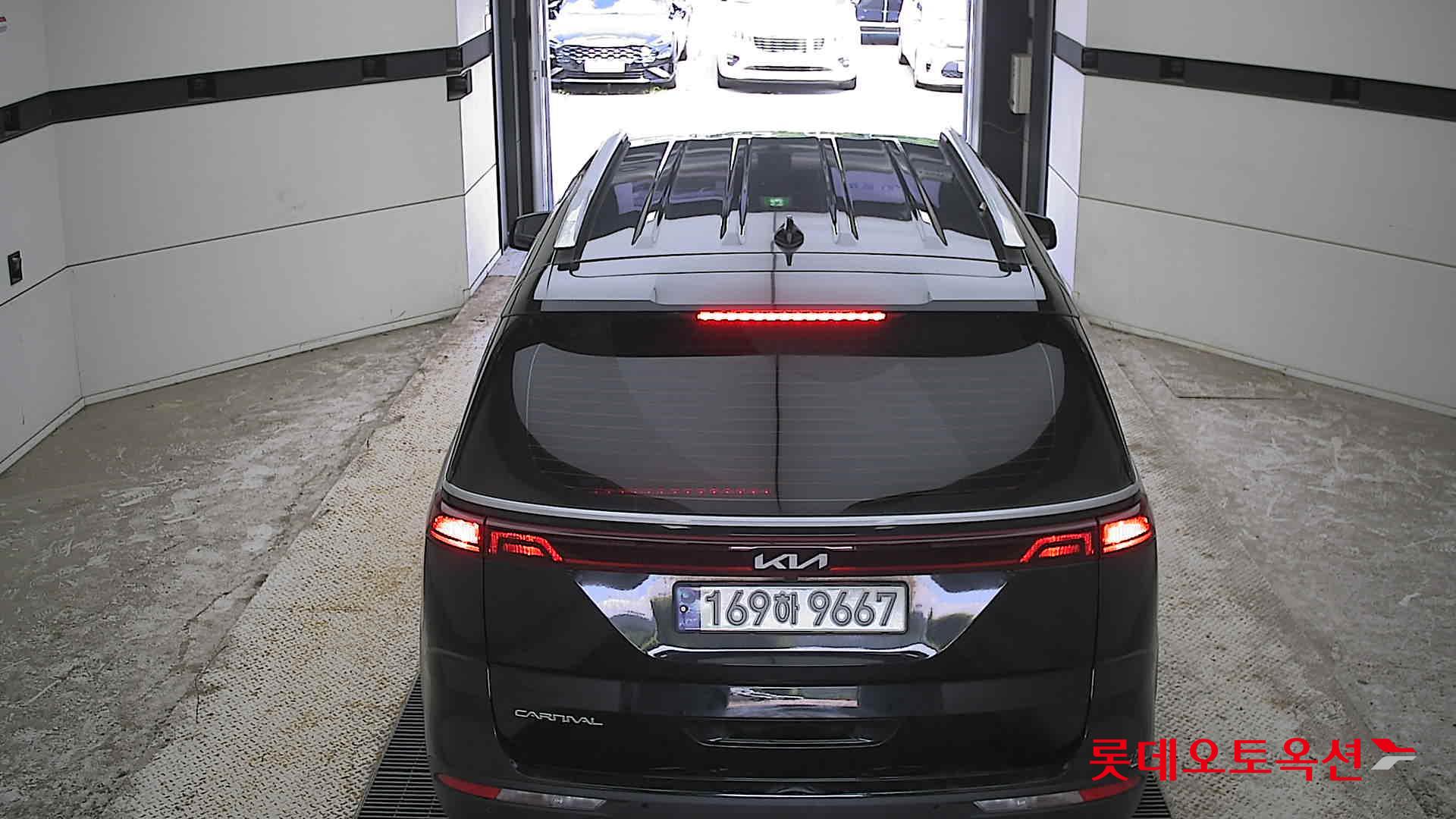 2023 - kia carnival