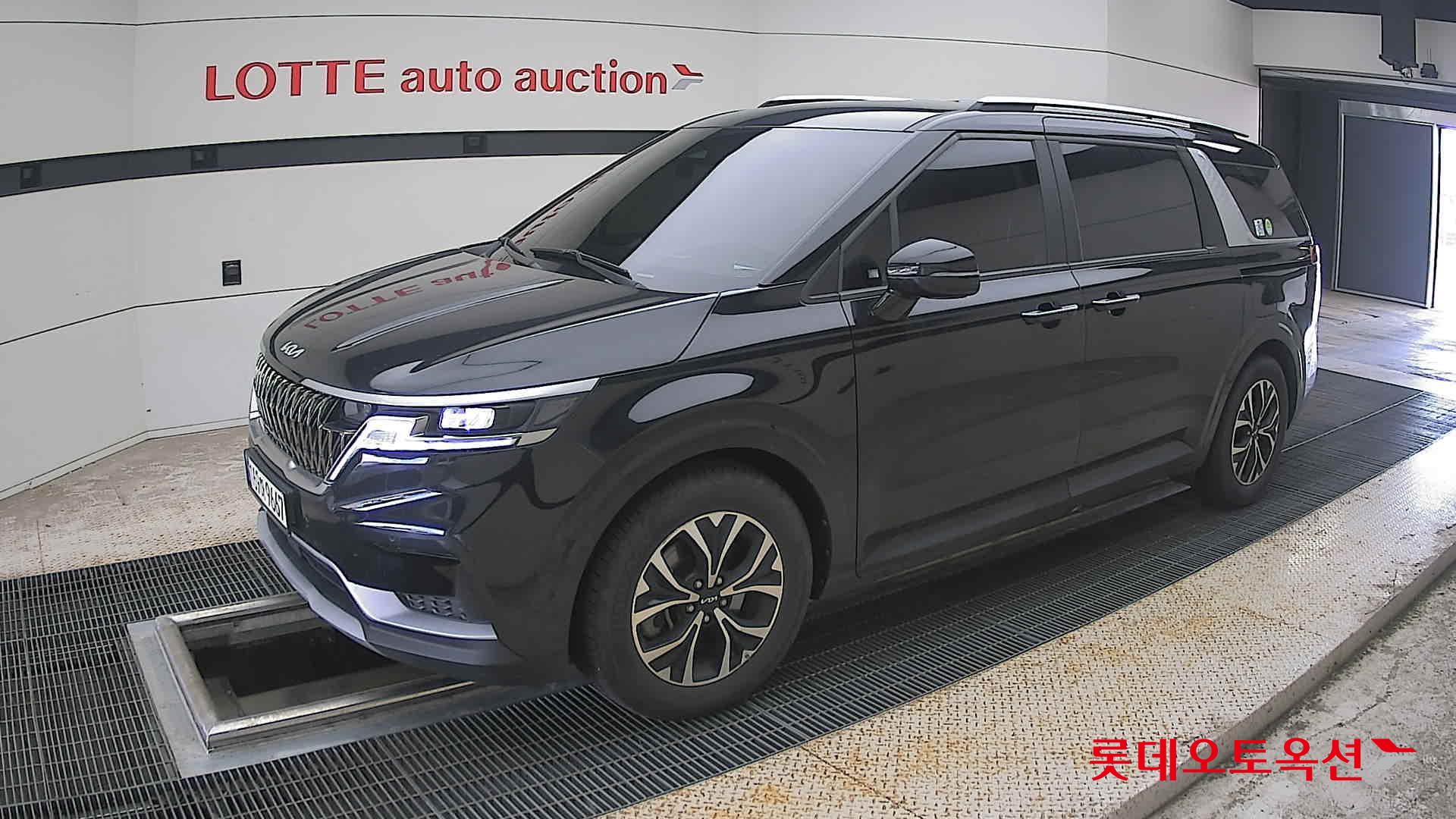 2023 - kia carnival
