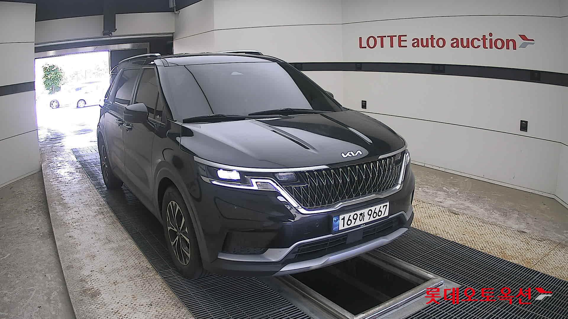 2023 - kia carnival