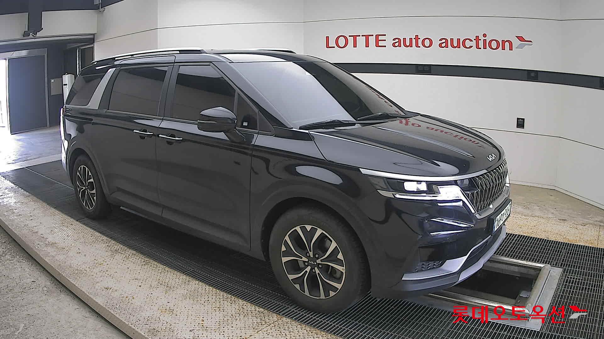 2023 - kia carnival