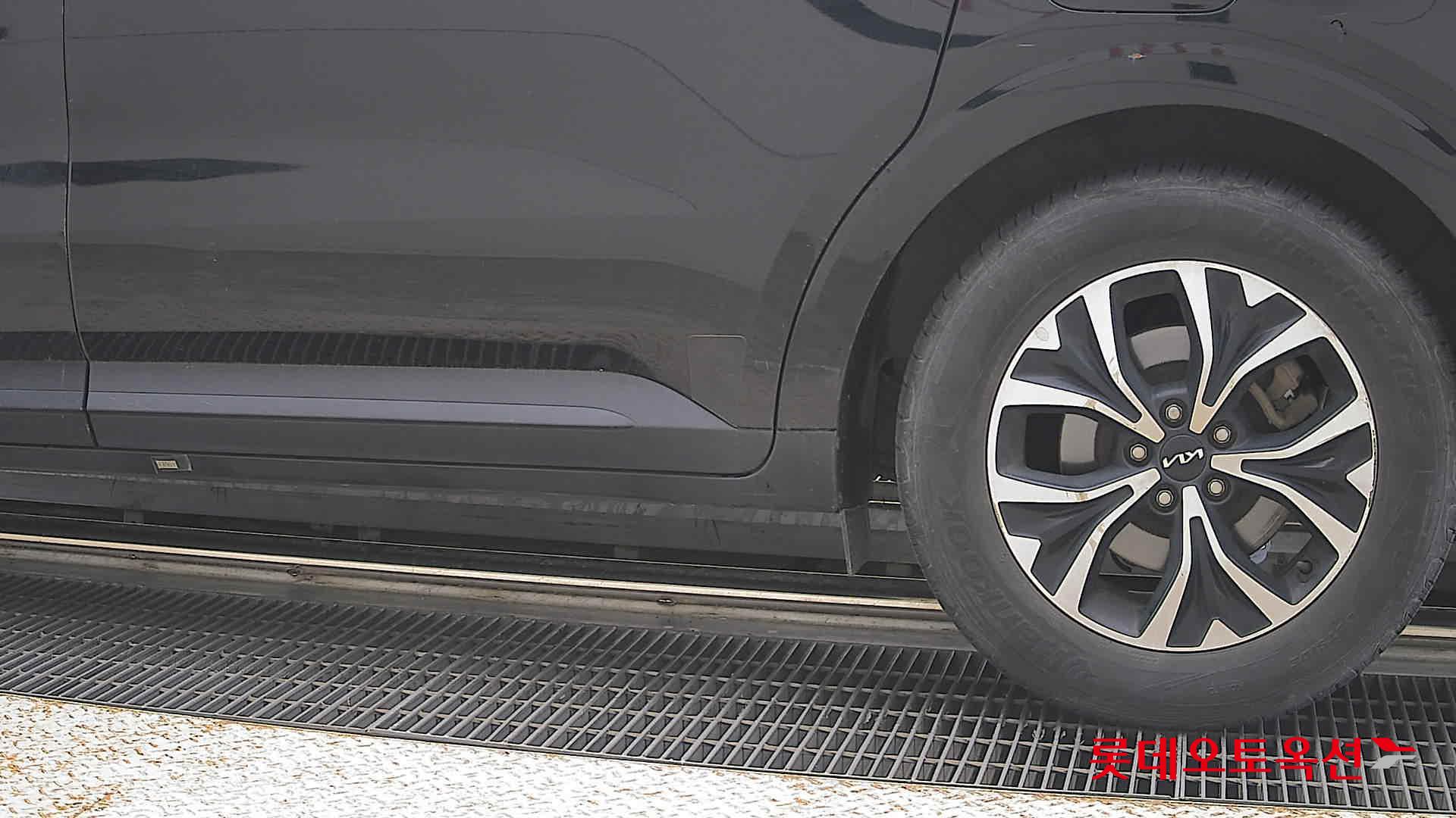 2023 - kia carnival