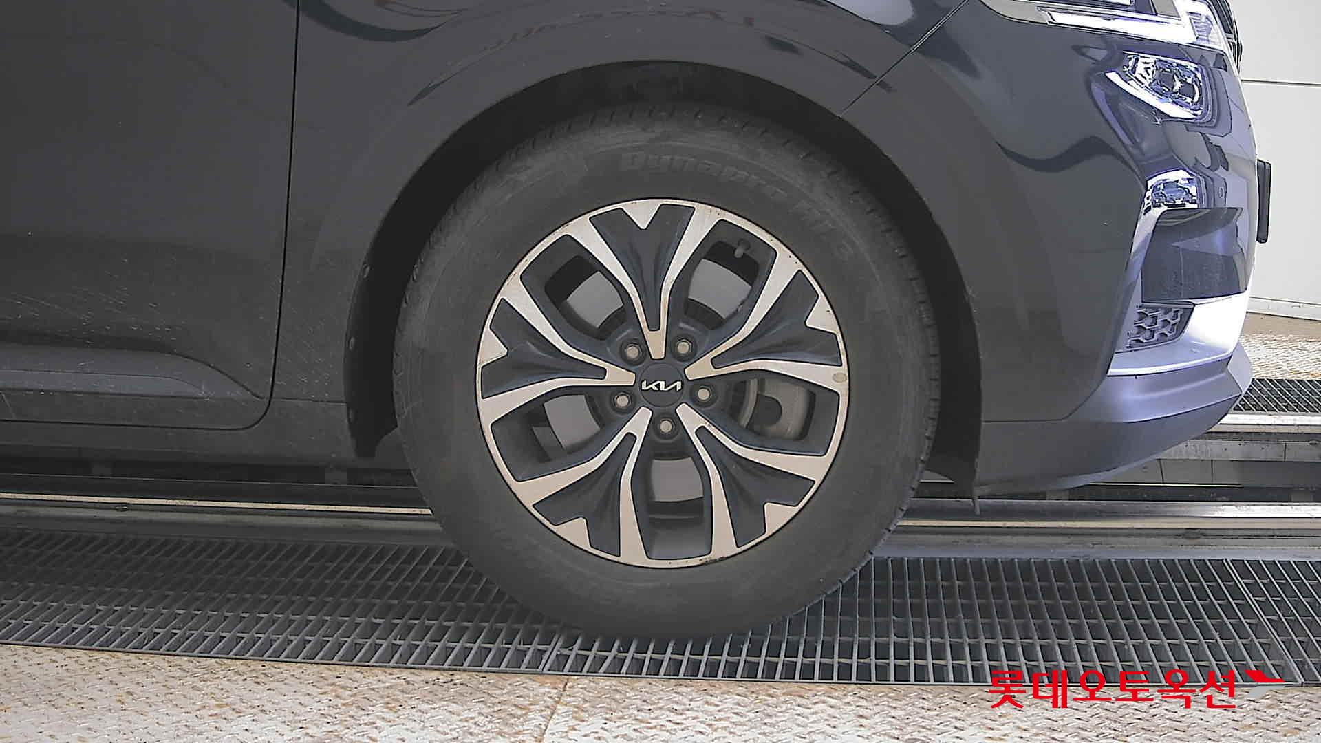 2023 - kia carnival