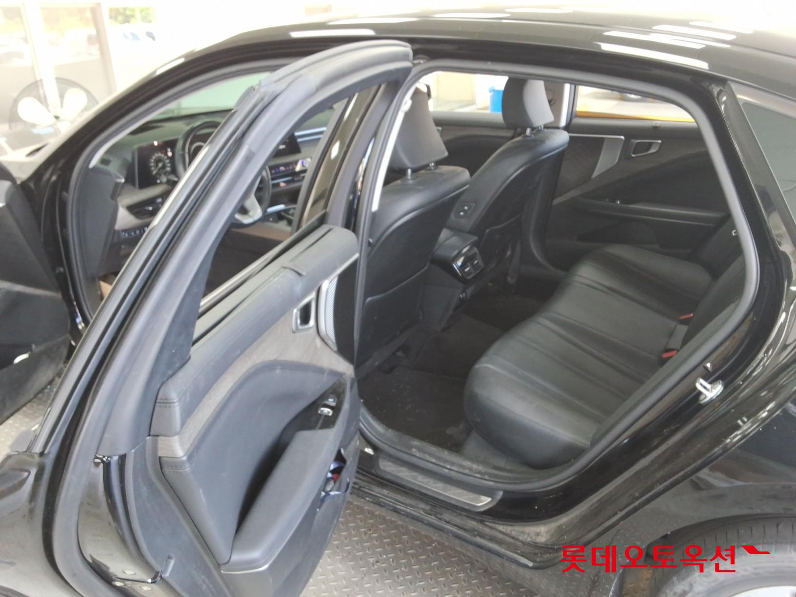 2023 - kia k8