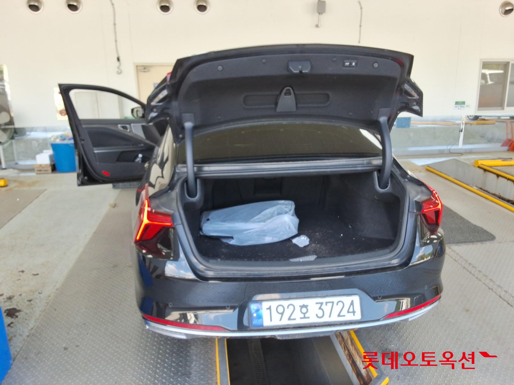 2023 - kia k8