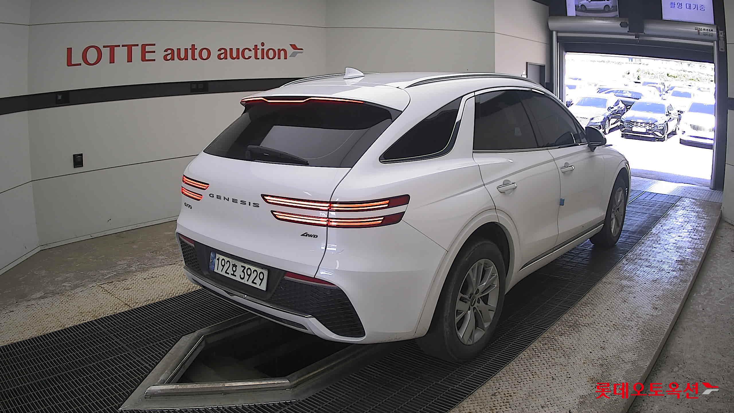 2023 - genesis gv70