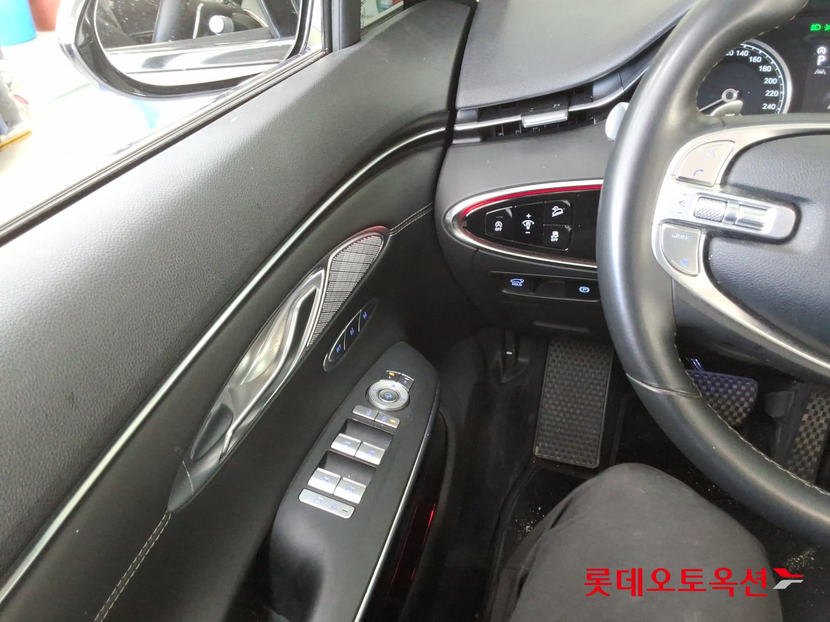 2023 - genesis gv70