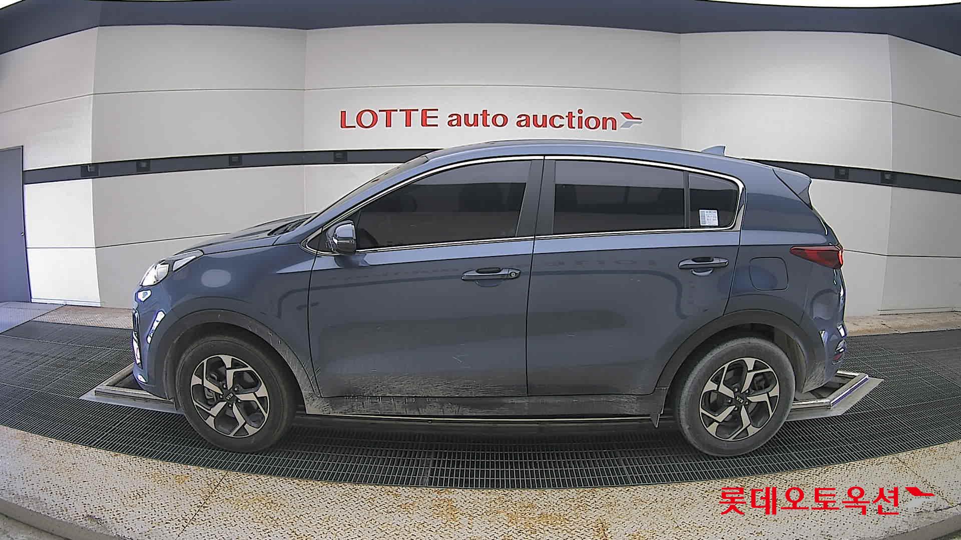 2021 - kia sportage