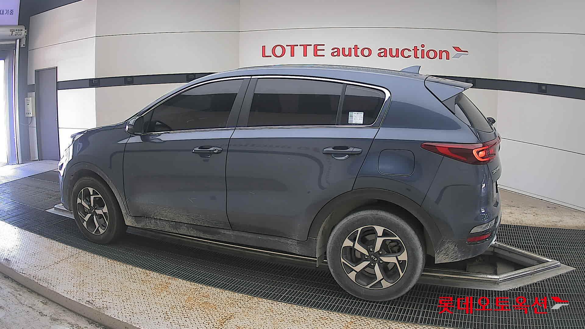 2021 - kia sportage