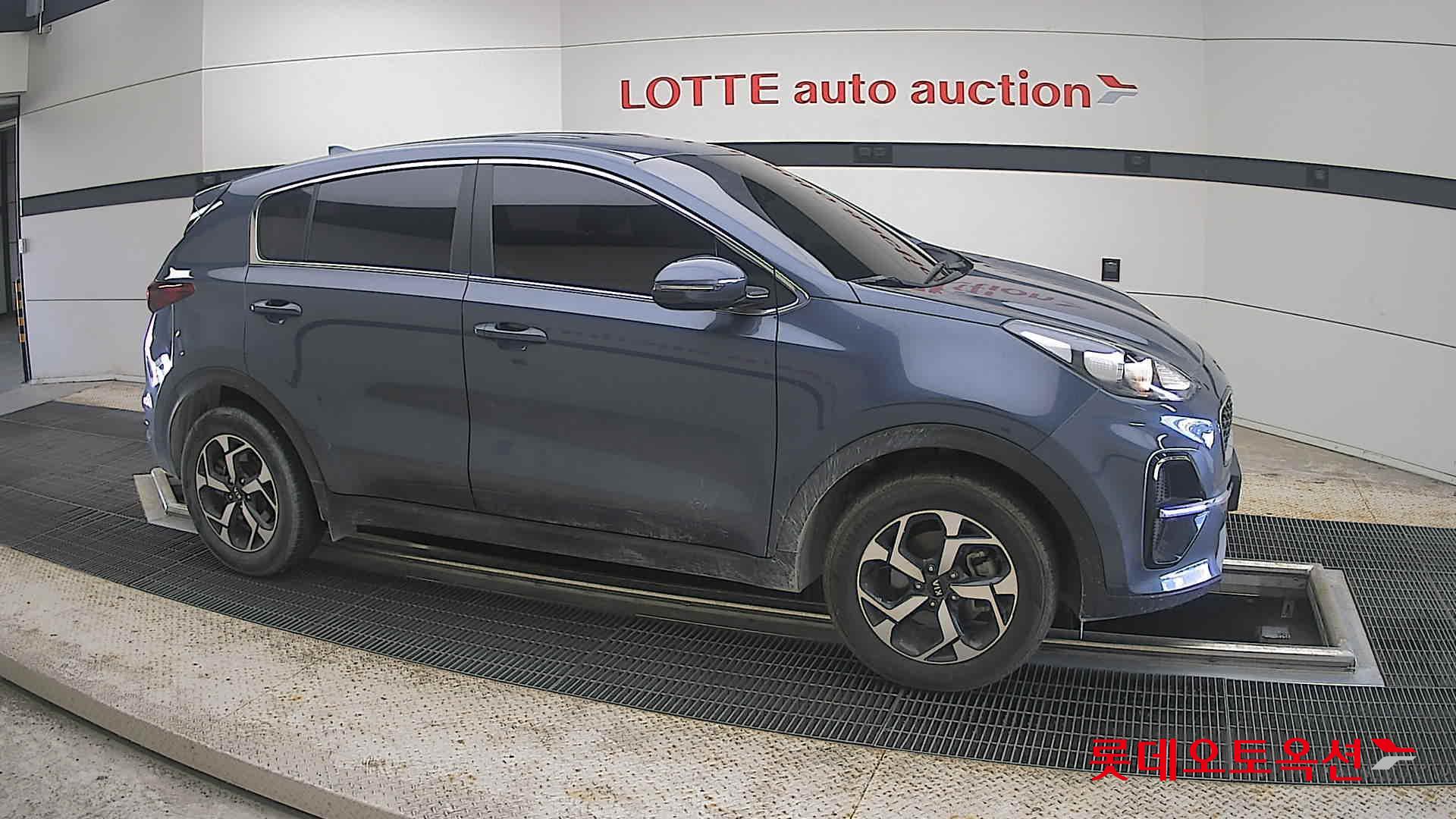 2021 - kia sportage