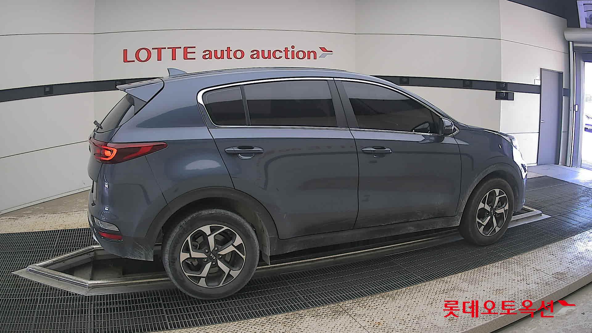 2021 - kia sportage