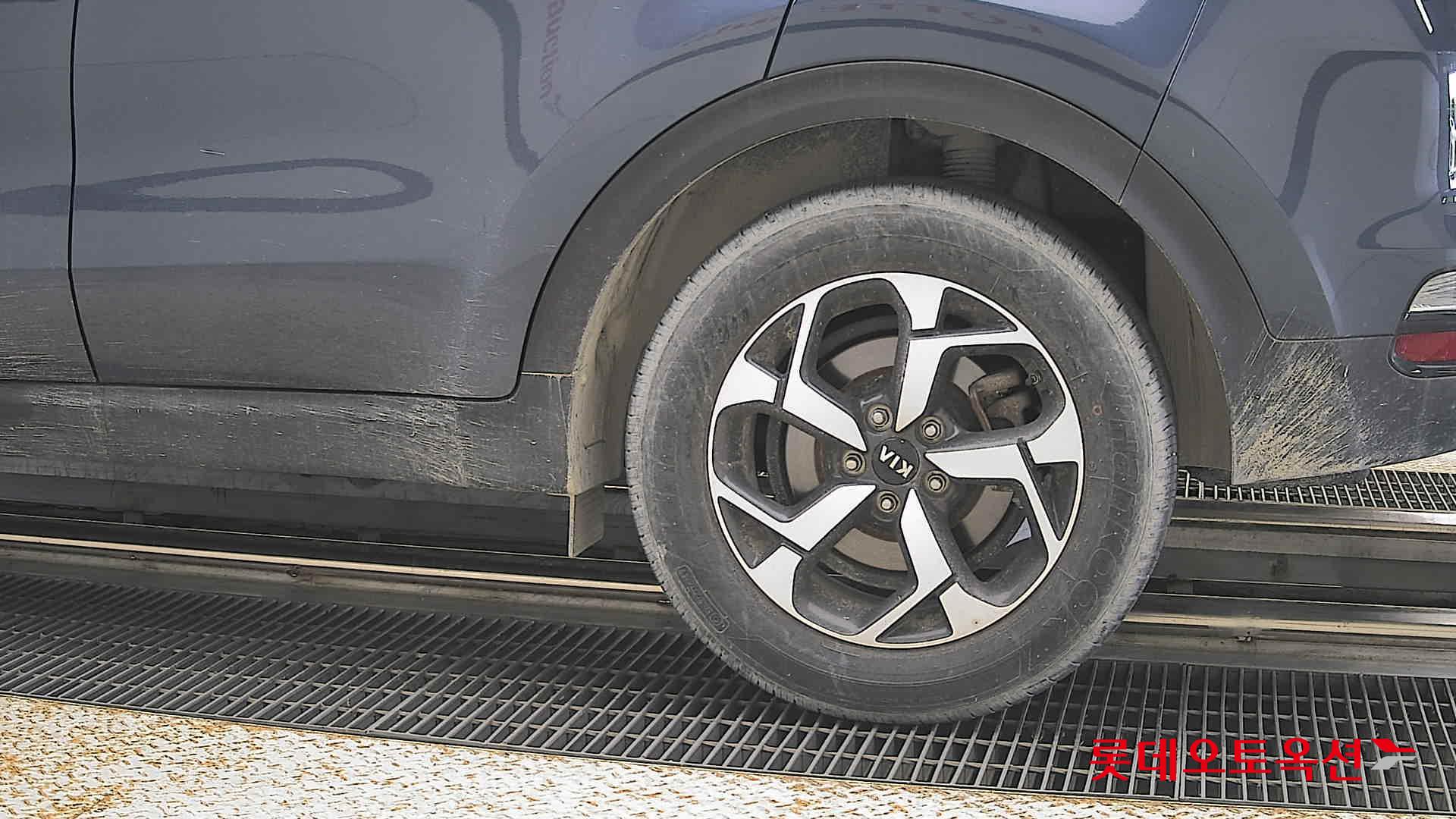 2021 - kia sportage