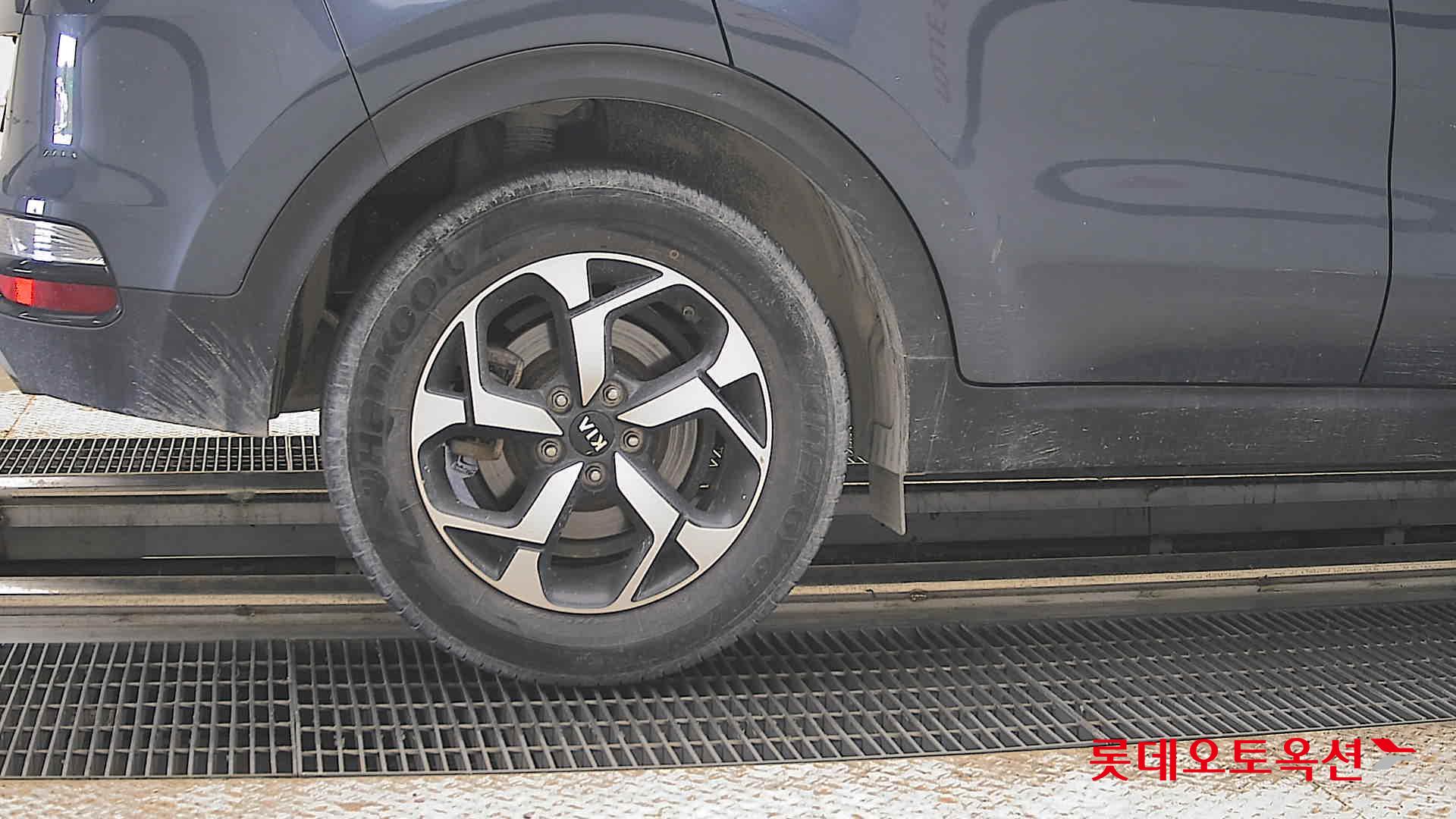 2021 - kia sportage