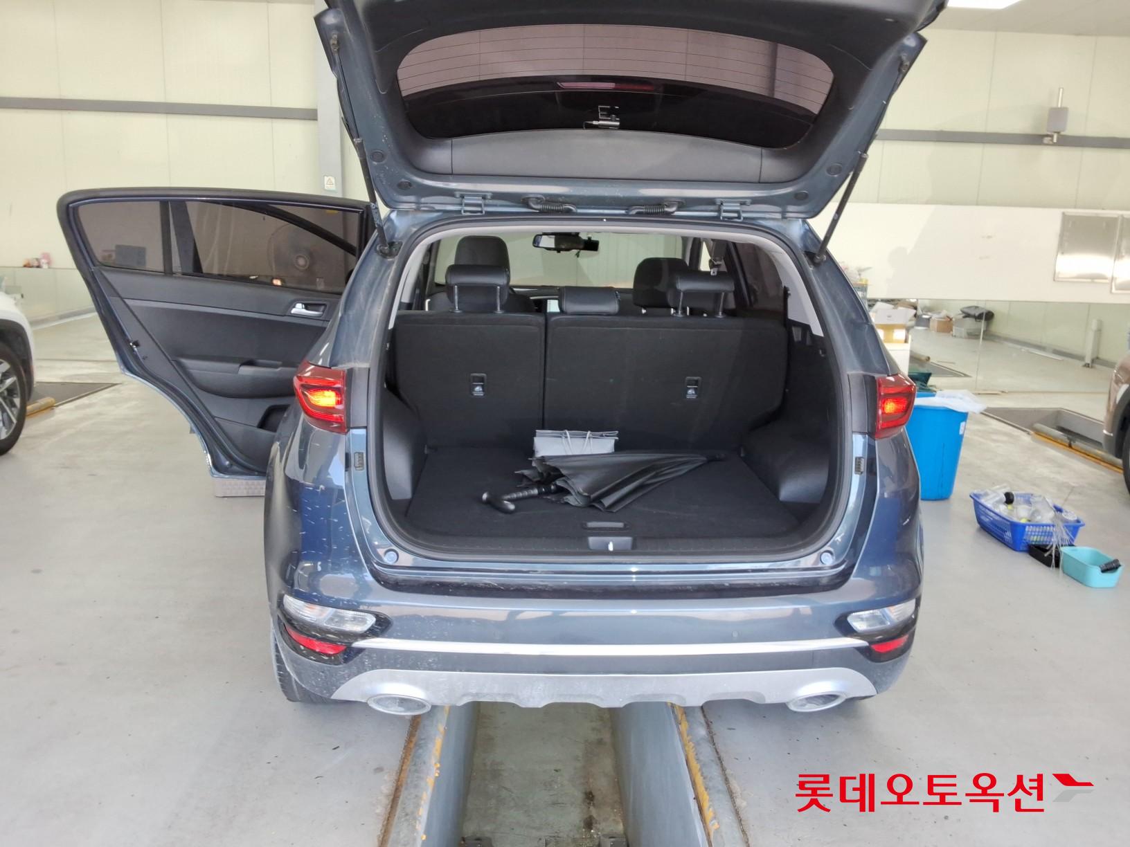 2021 - kia sportage