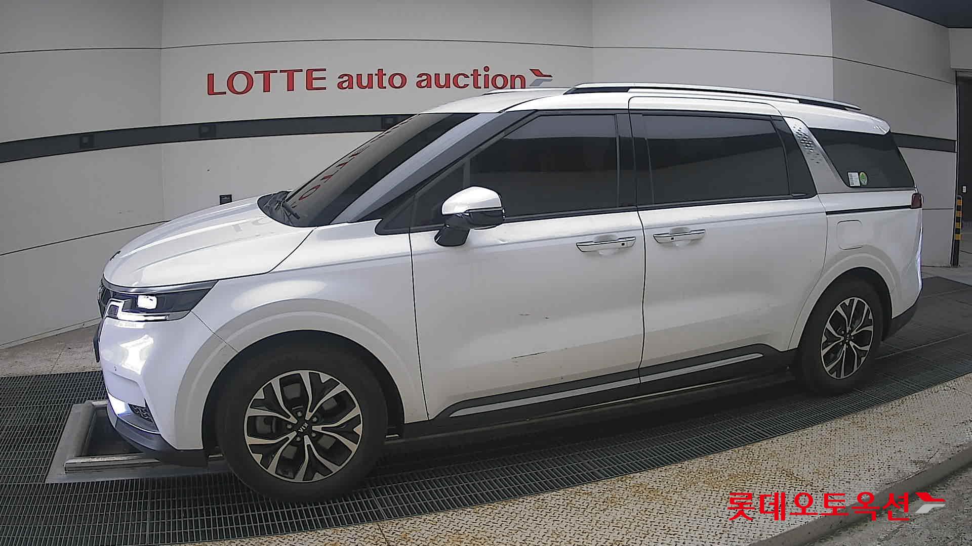 2021 - kia carnival