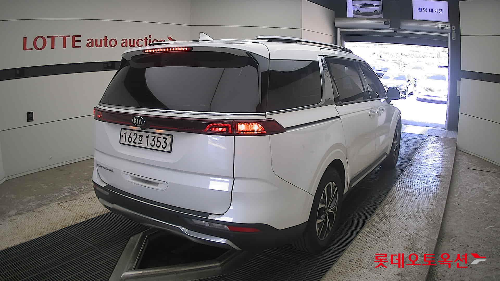 2021 - kia carnival