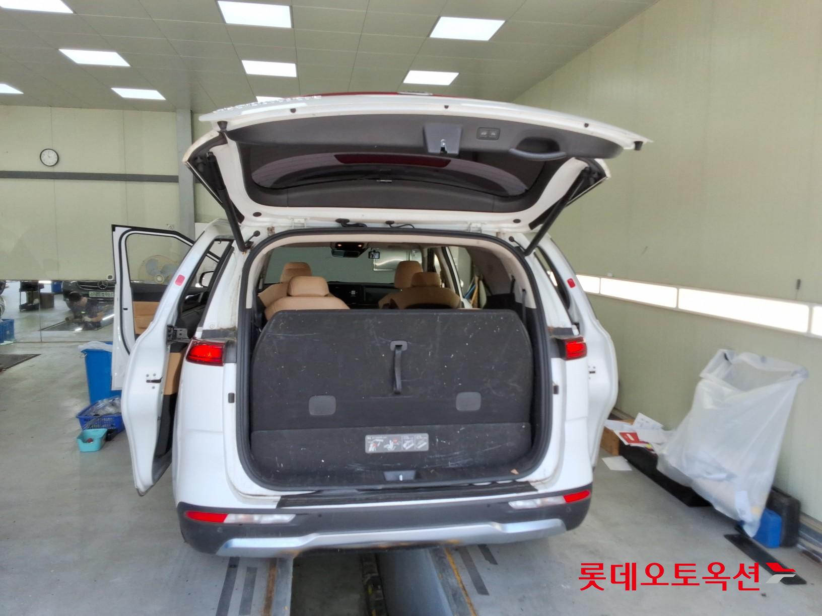 2021 - kia carnival