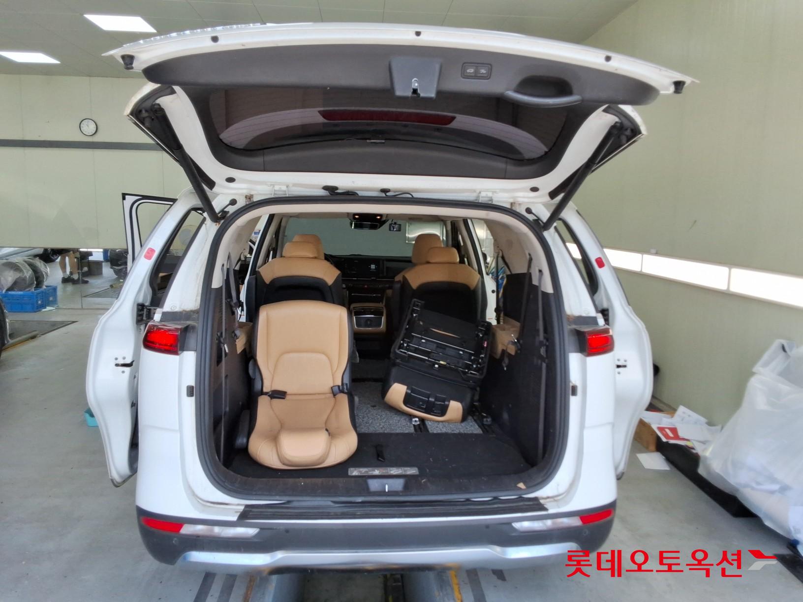 2021 - kia carnival