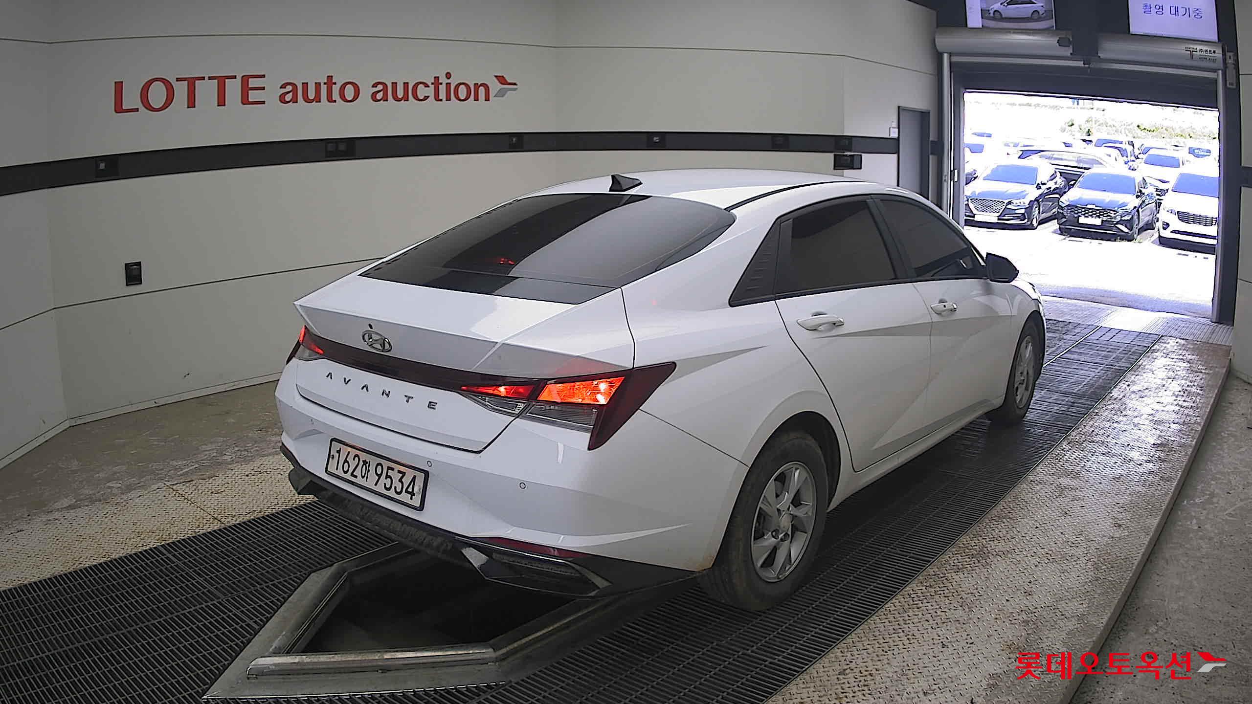2021 - hyundai avante