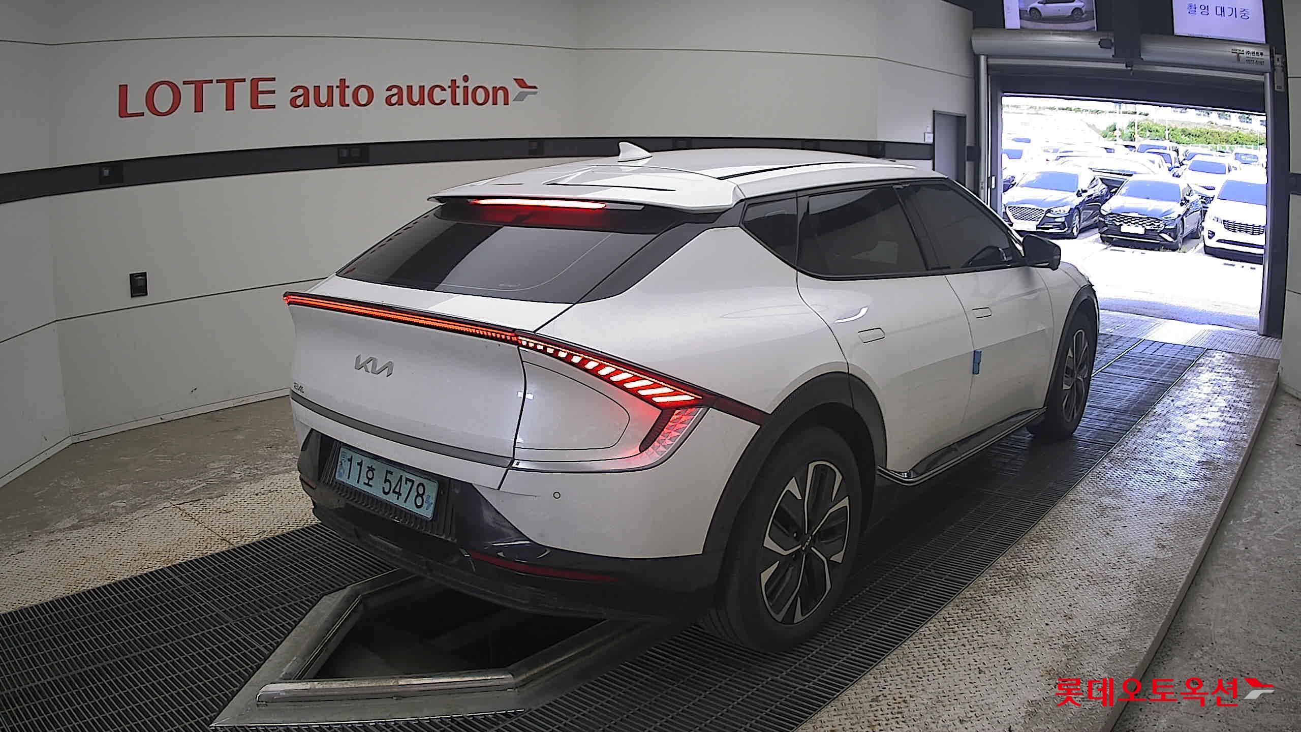 2022 - kia ev6
