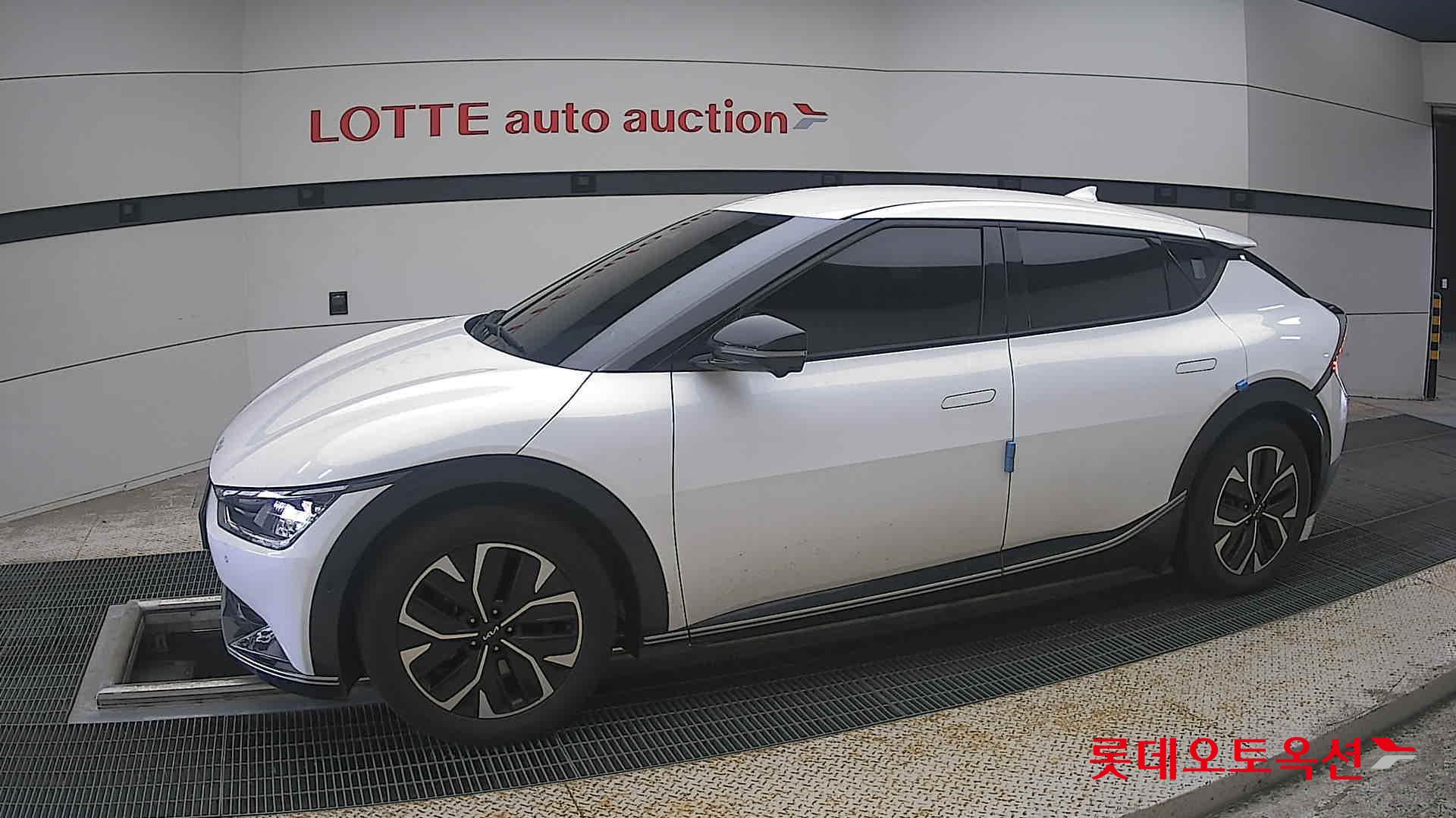 2022 - kia ev6