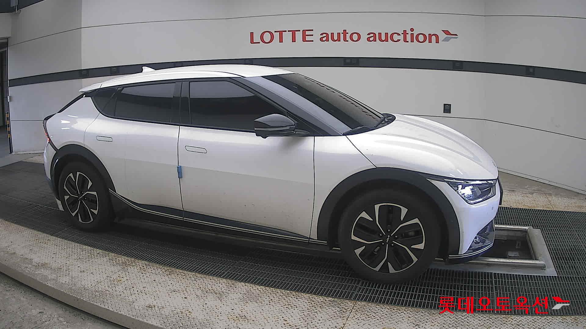 2022 - kia ev6