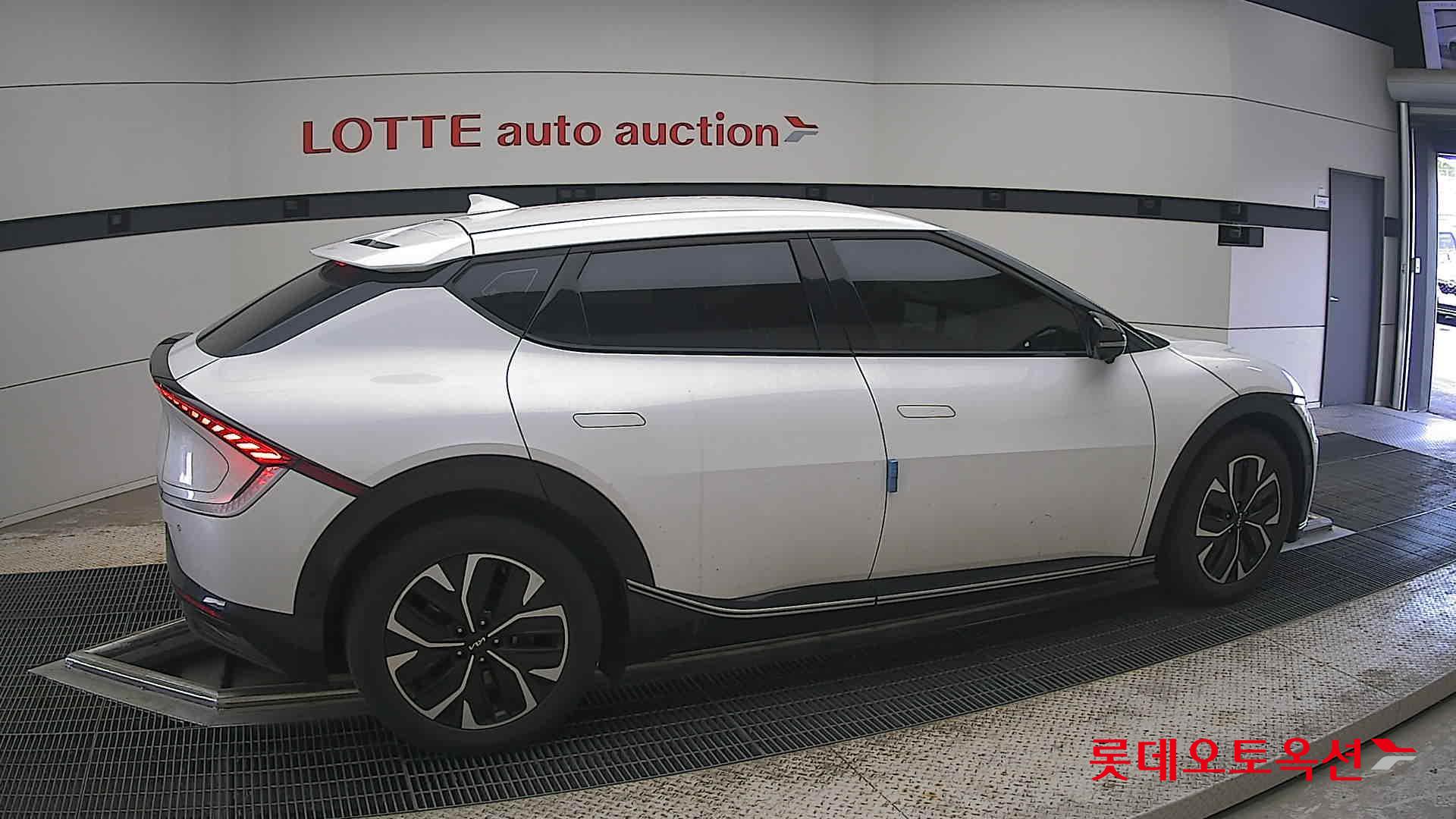 2022 - kia ev6