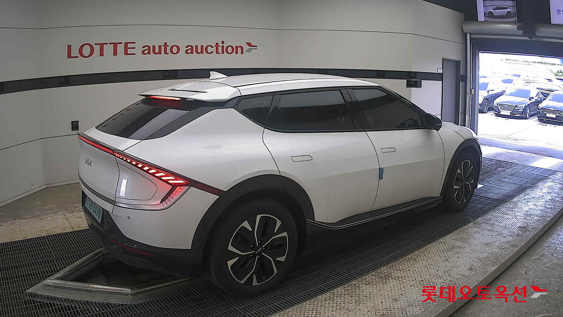 2022 - kia ev6