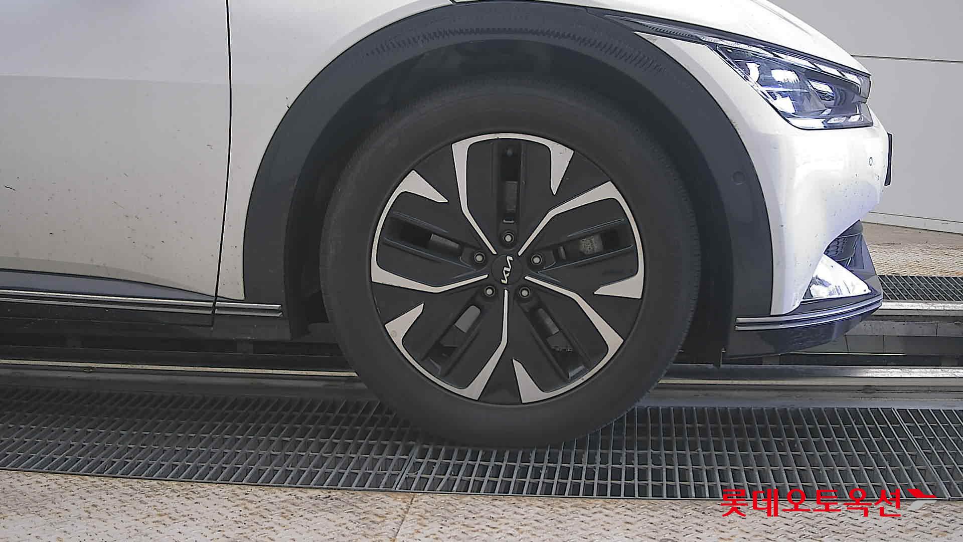 2022 - kia ev6