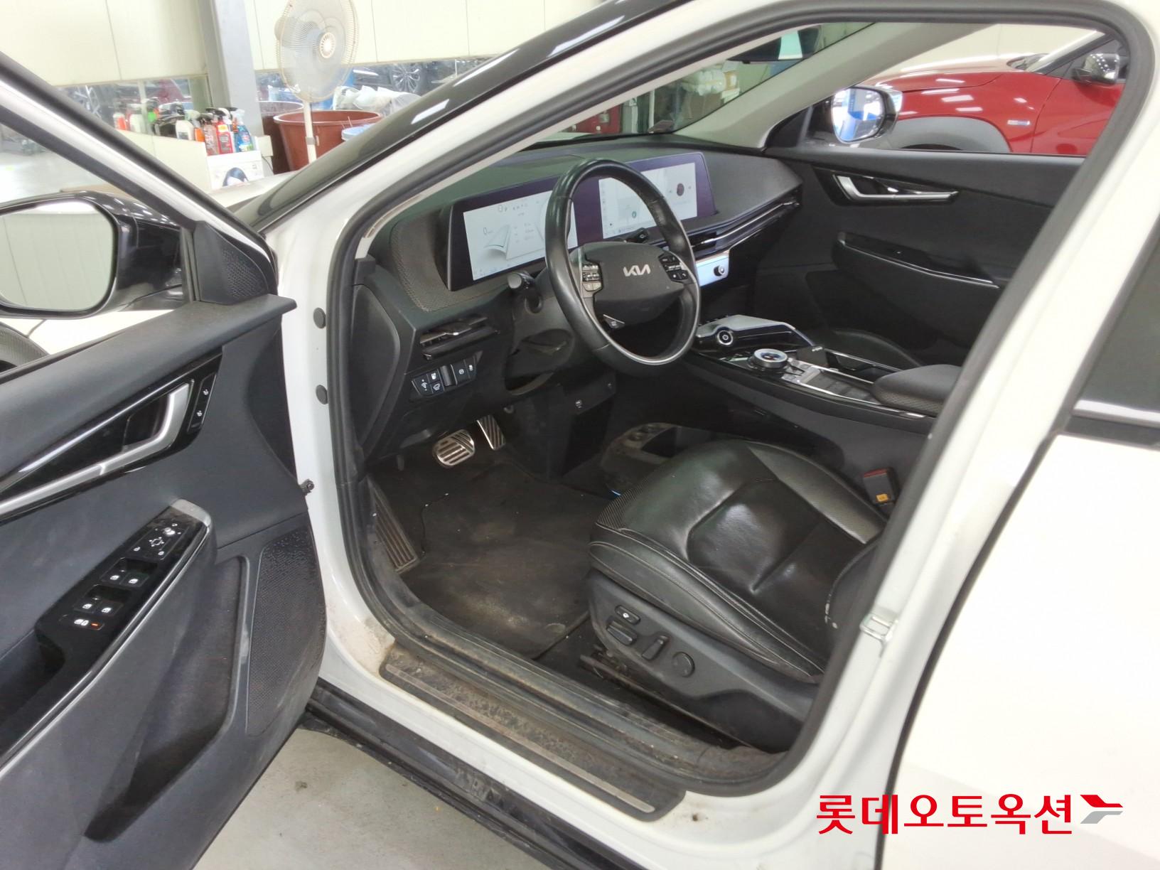 2022 - kia ev6