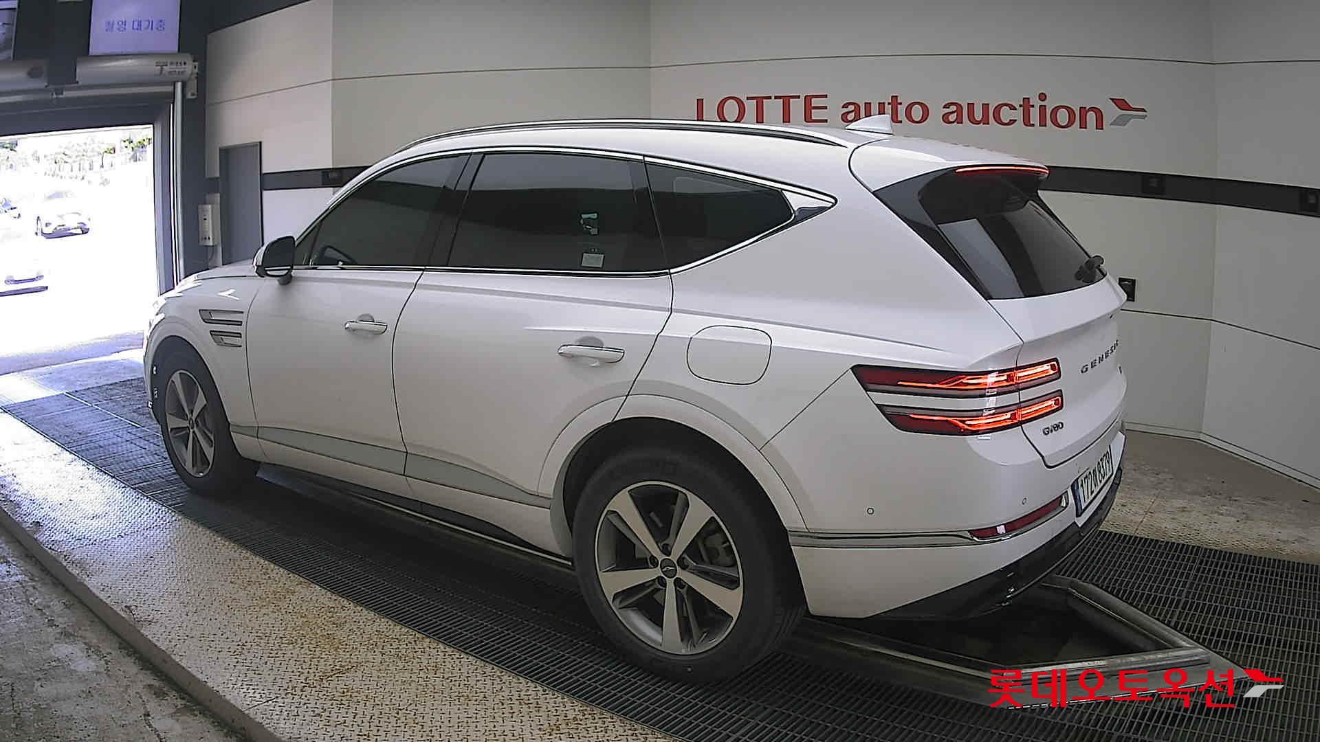 2022 - genesis gv80