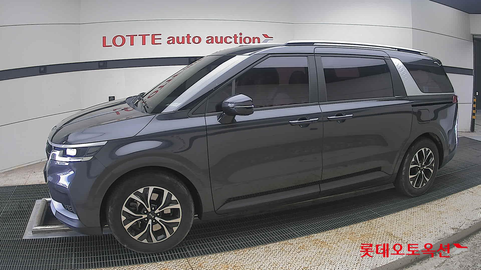 2021 - kia carnival