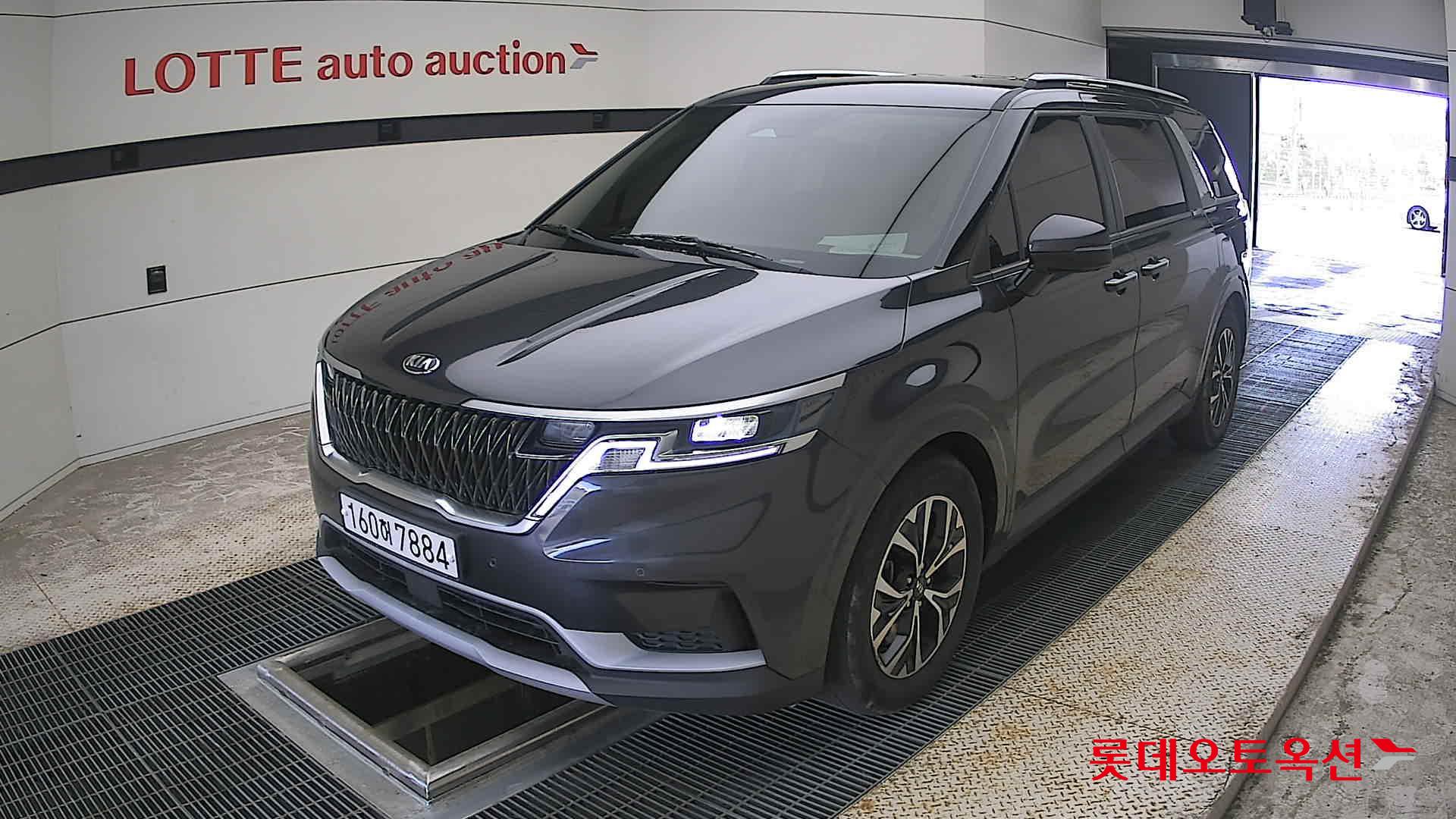 2021 - kia carnival
