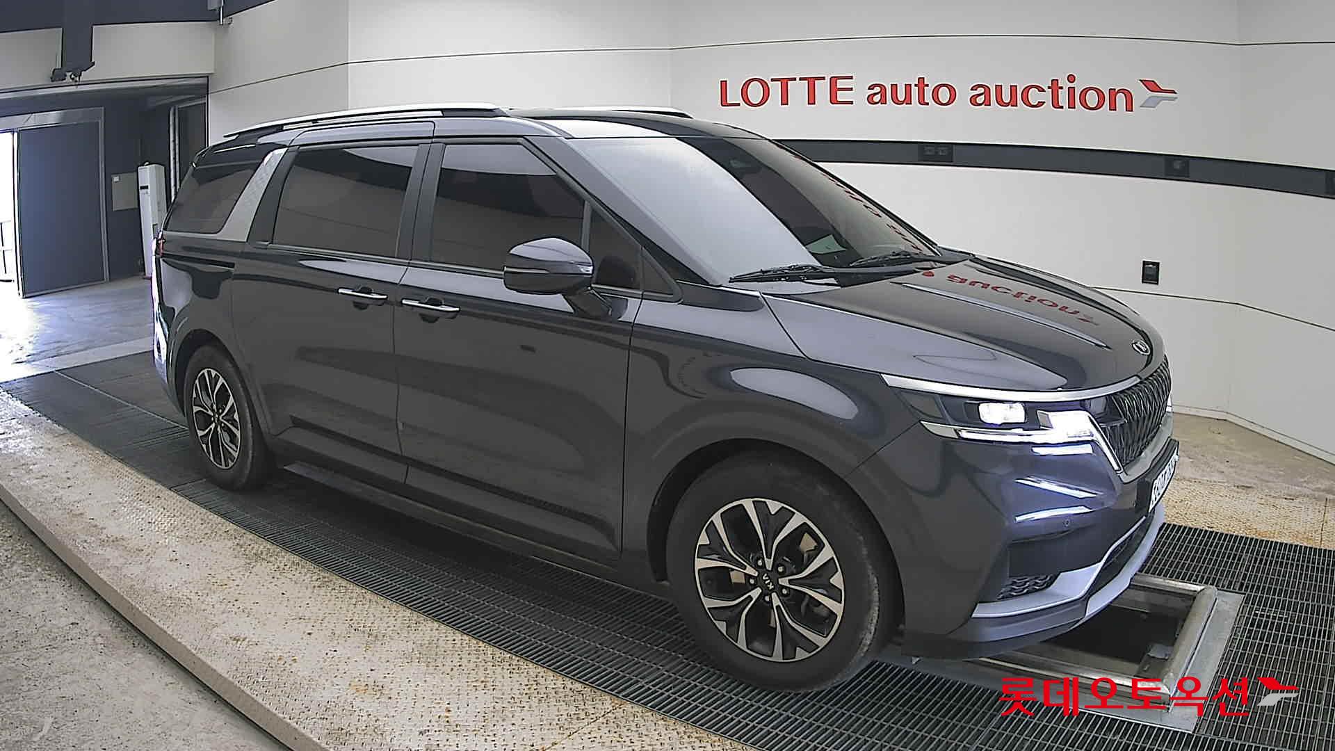 2021 - kia carnival