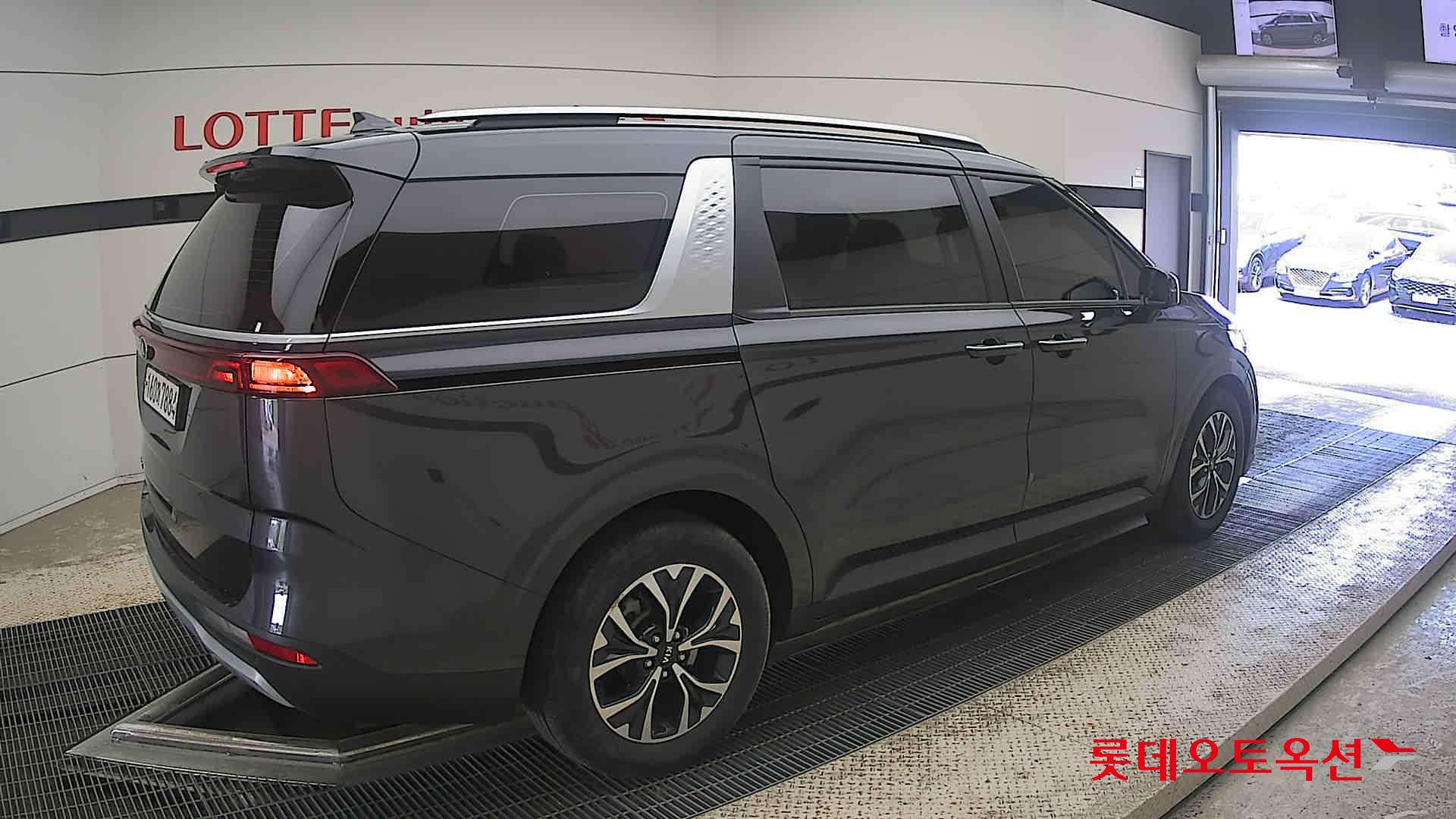 2021 - kia carnival