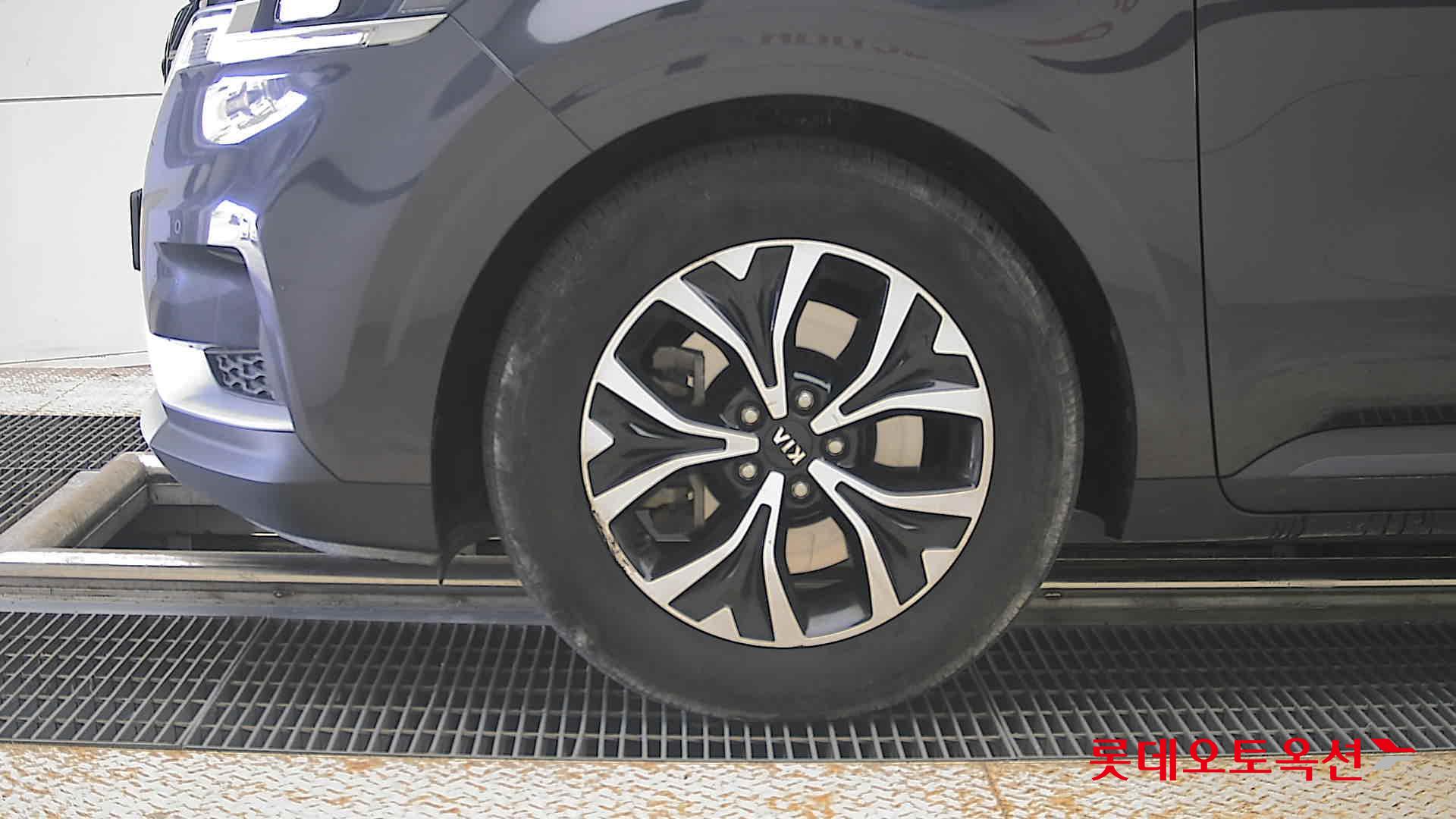 2021 - kia carnival