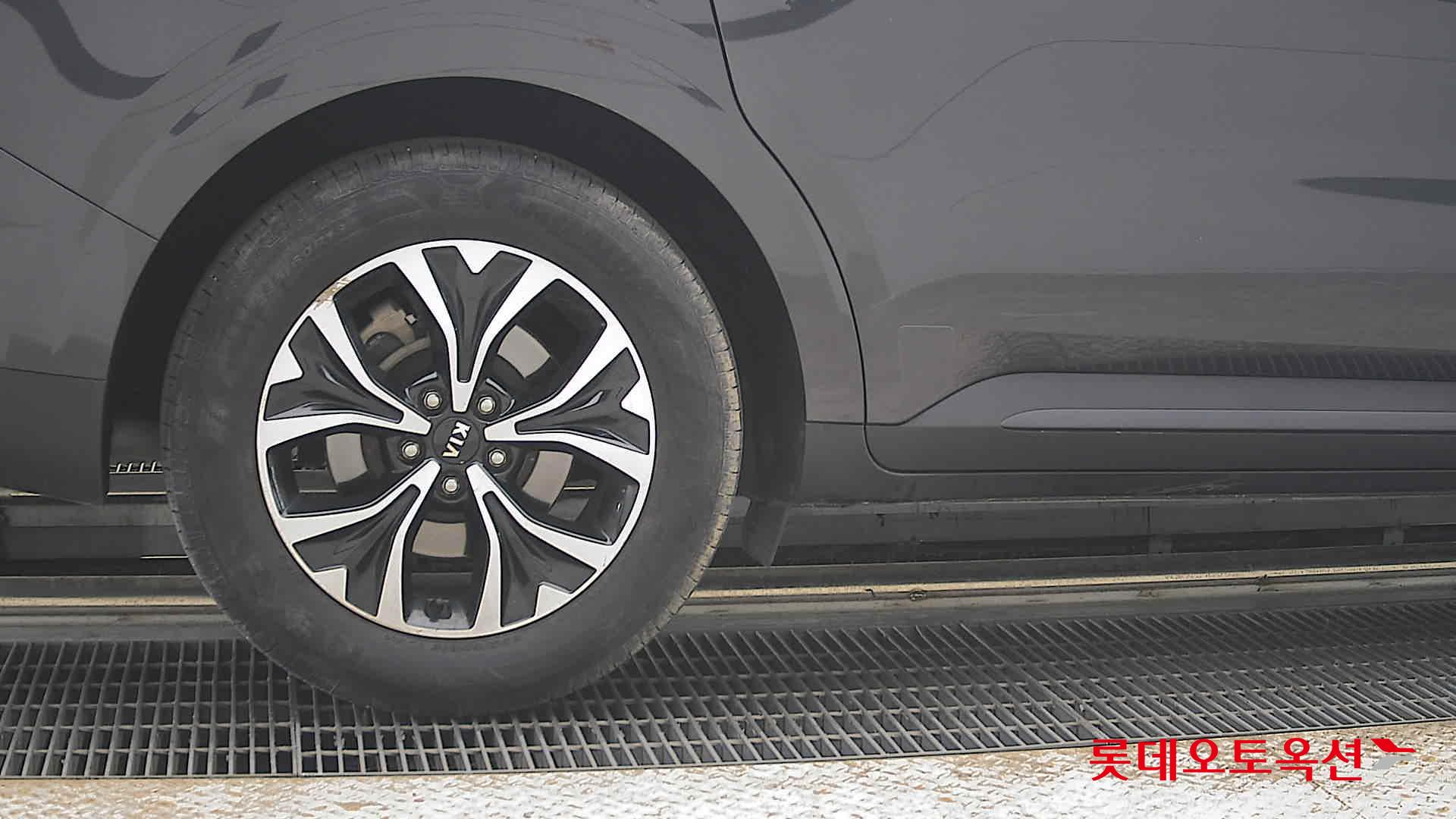 2021 - kia carnival