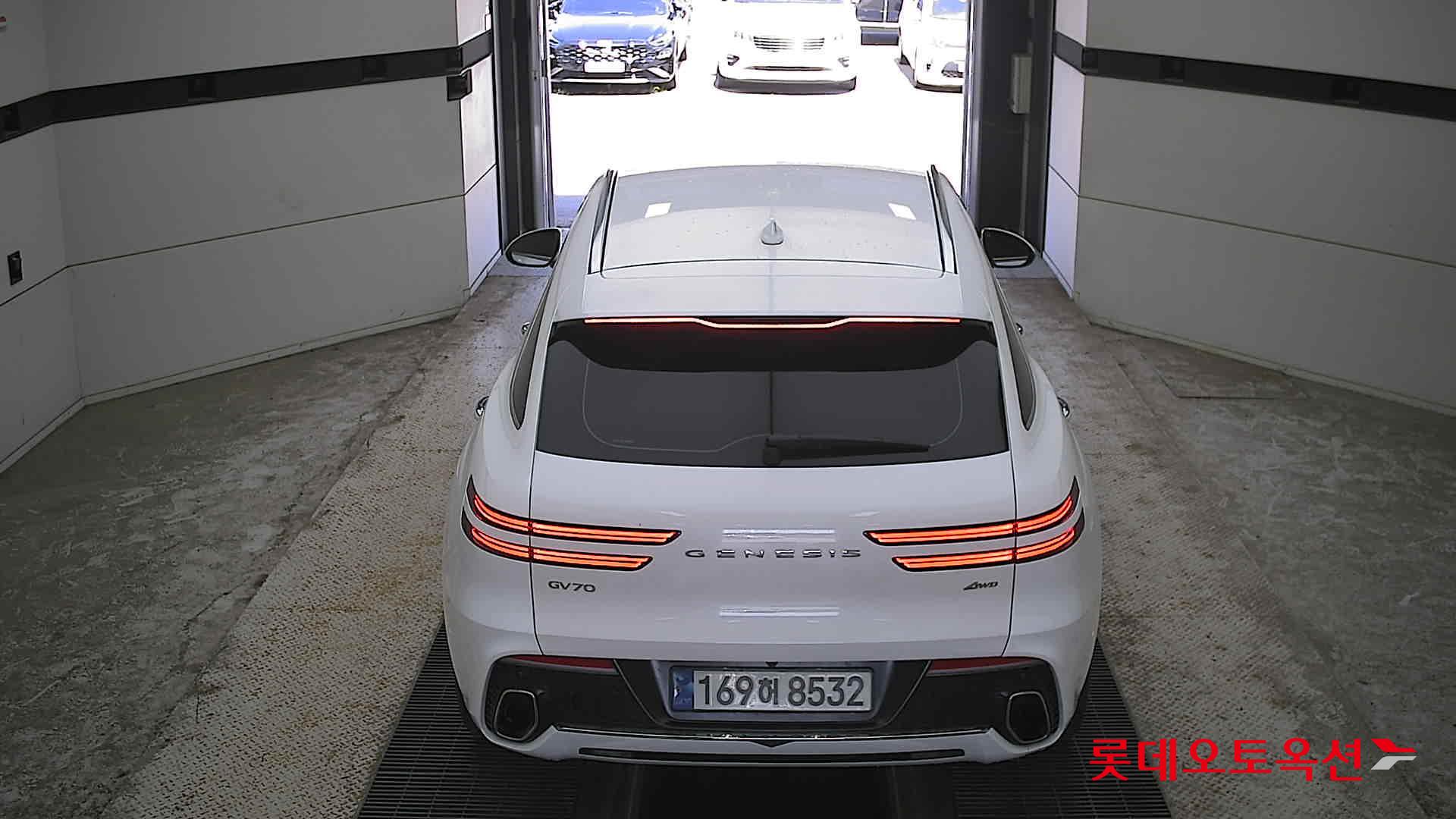 2023 - genesis gv70